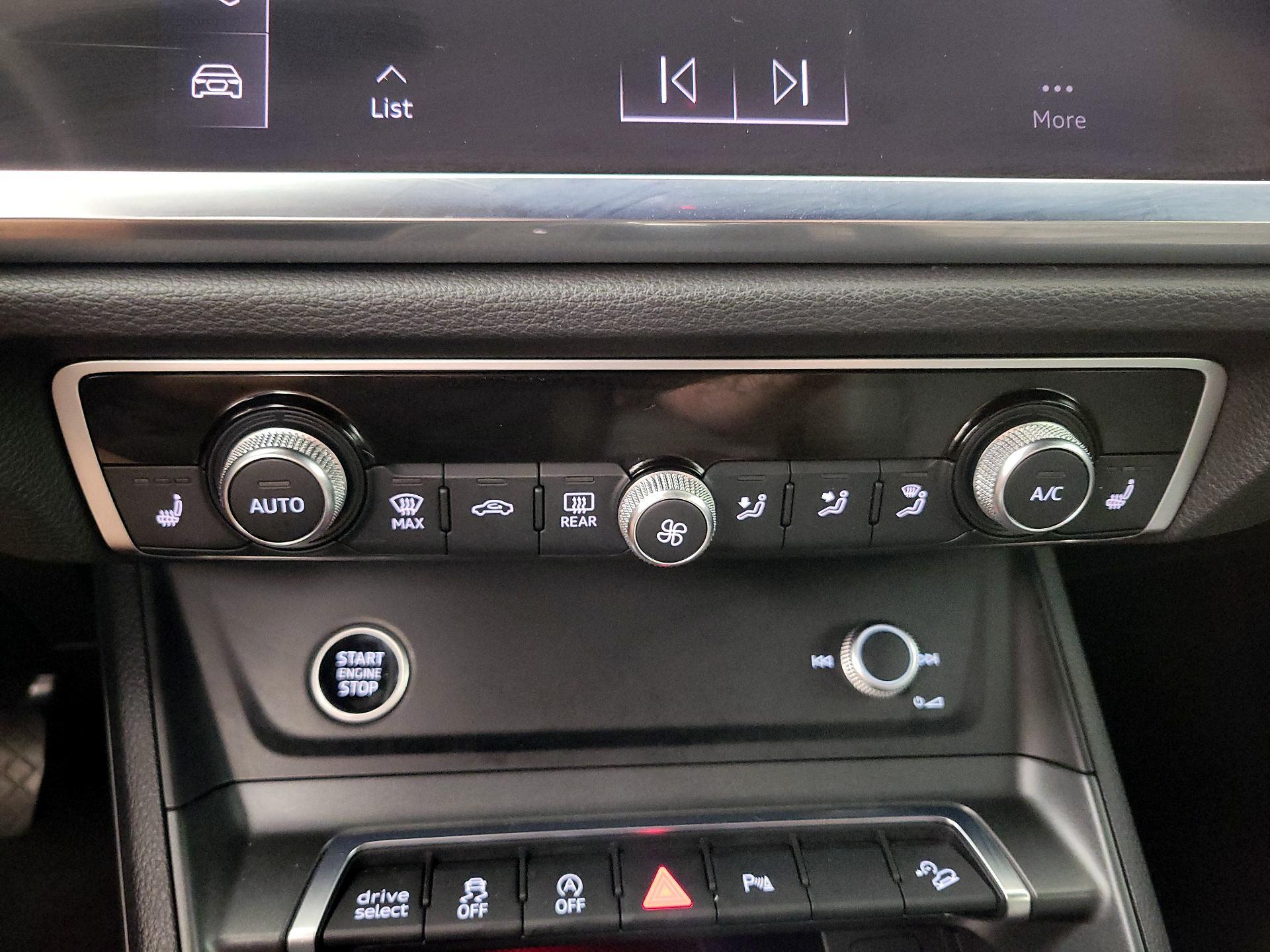 Thumbnail: 2022 Audi Q3 - 16