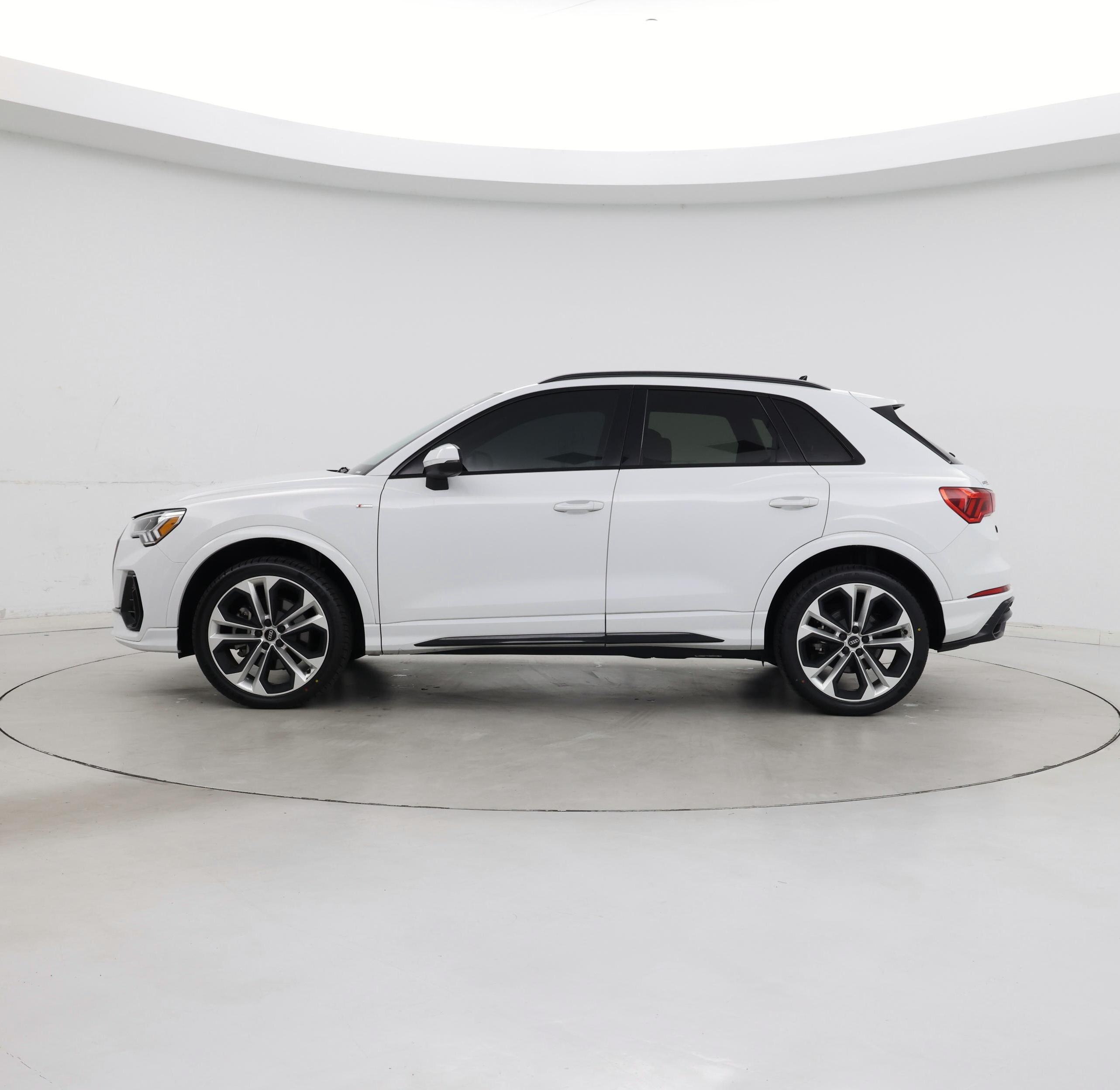 Thumbnail: 2022 Audi Q3 - 3