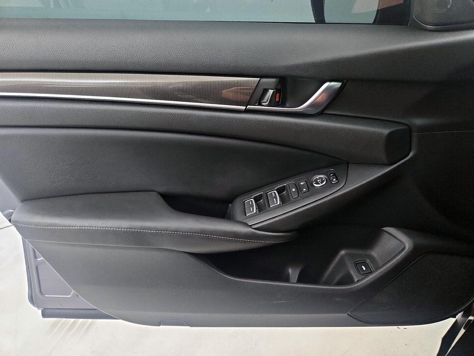 Thumbnail: 2018 Honda Accord - 12