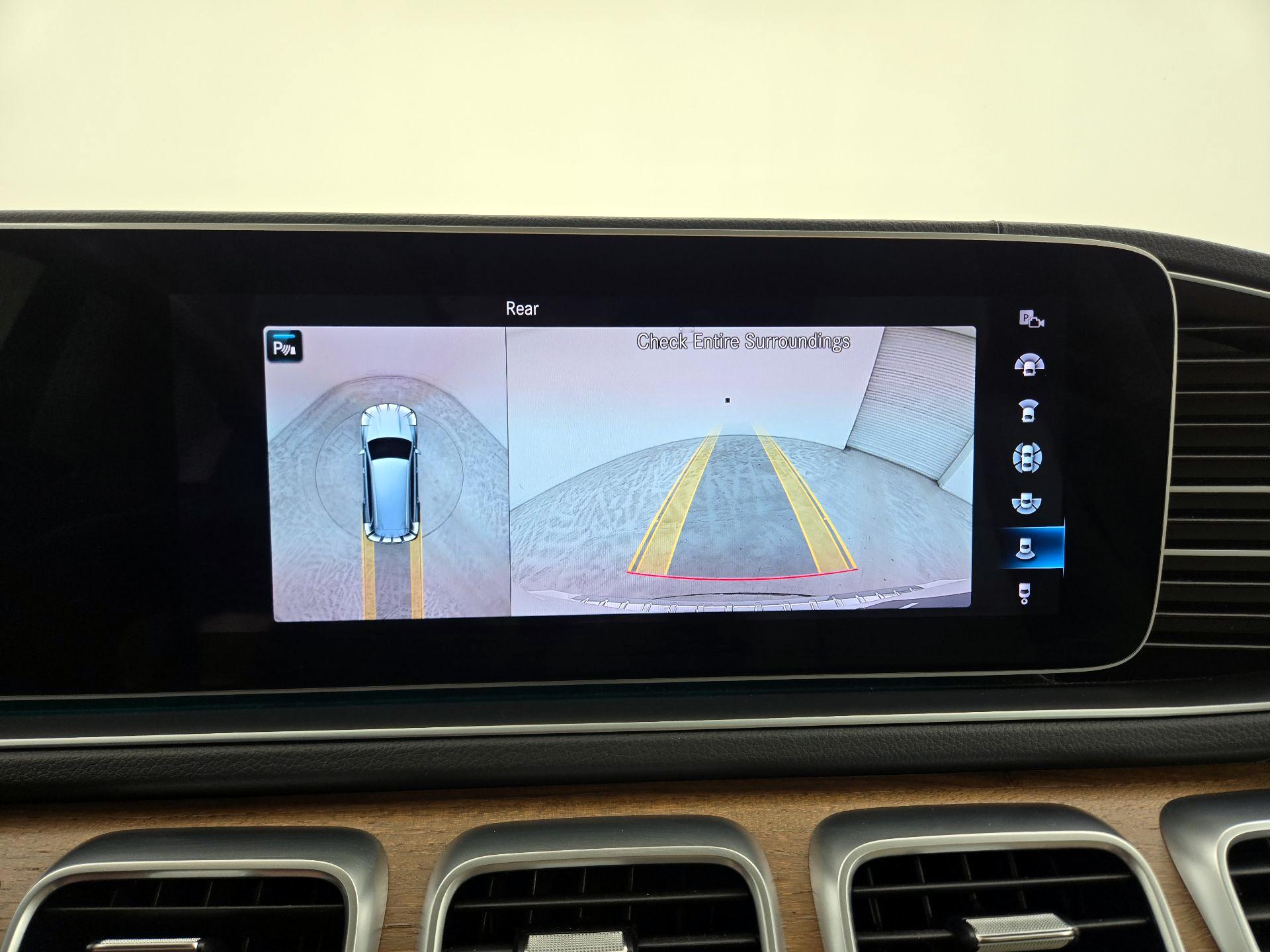 Thumbnail: 2022 Mercedes-Benz GLS - 15