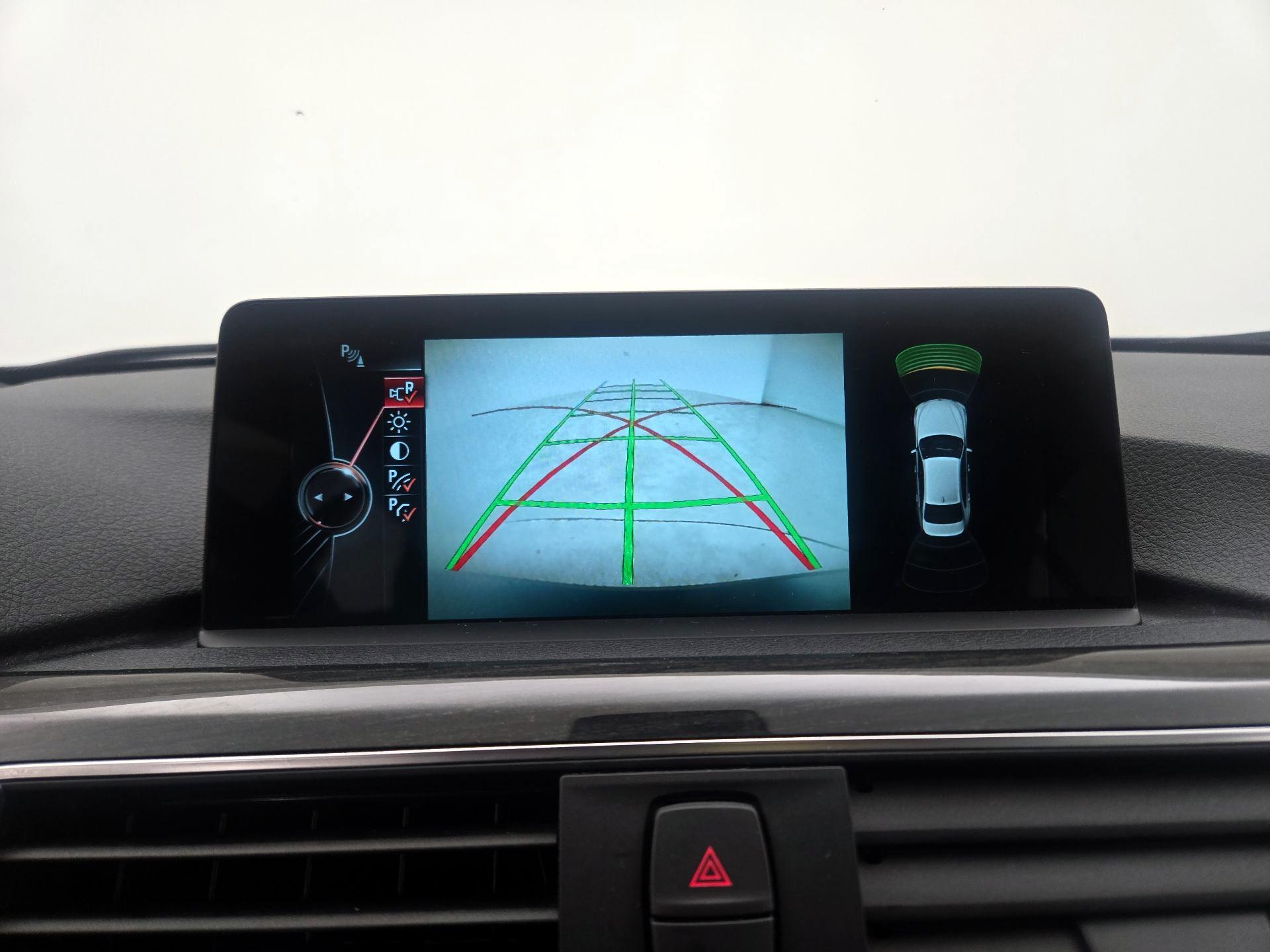 Thumbnail: 2016 BMW 3 Series - 15