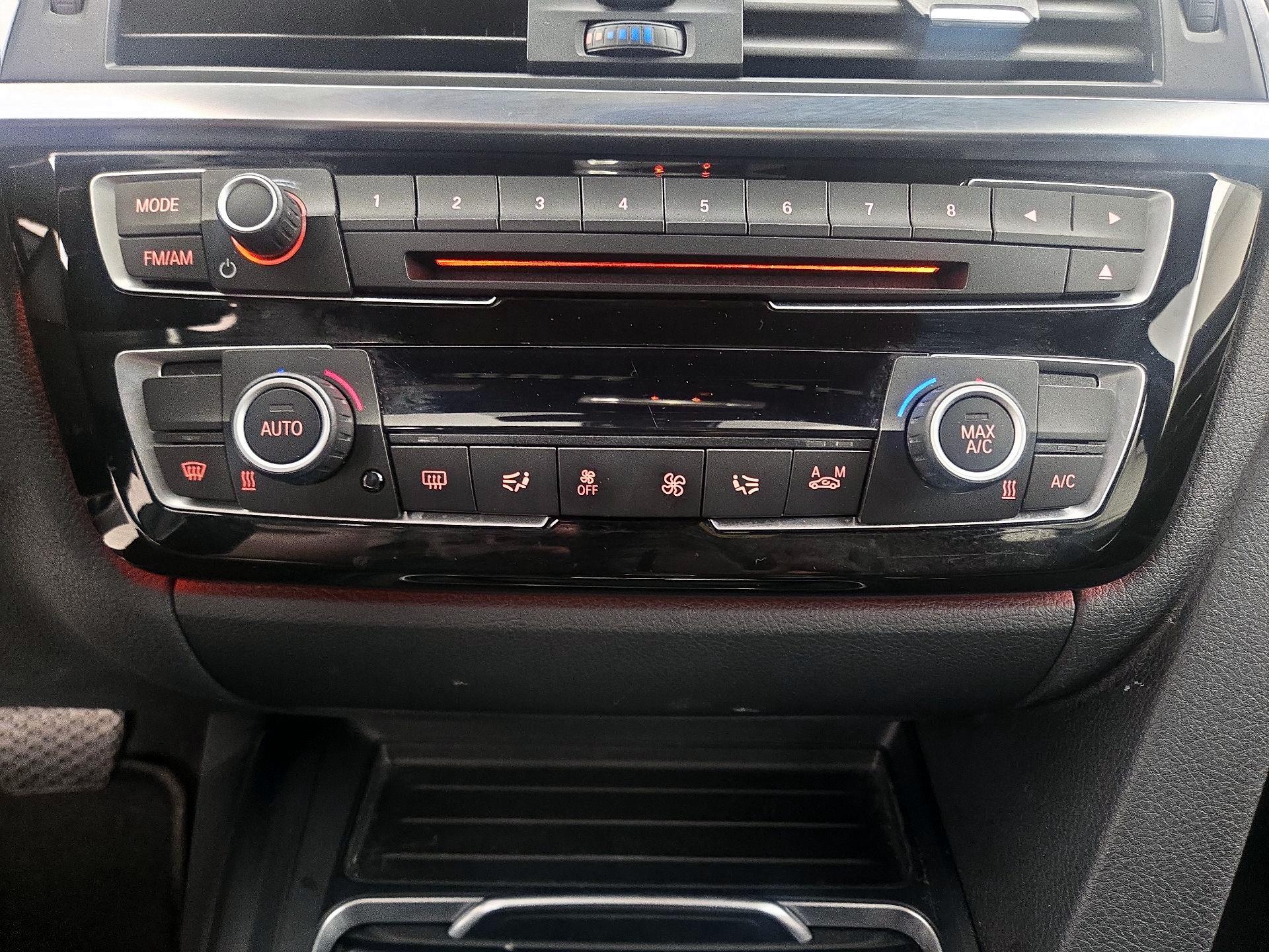 Thumbnail: 2016 BMW 3 Series - 17