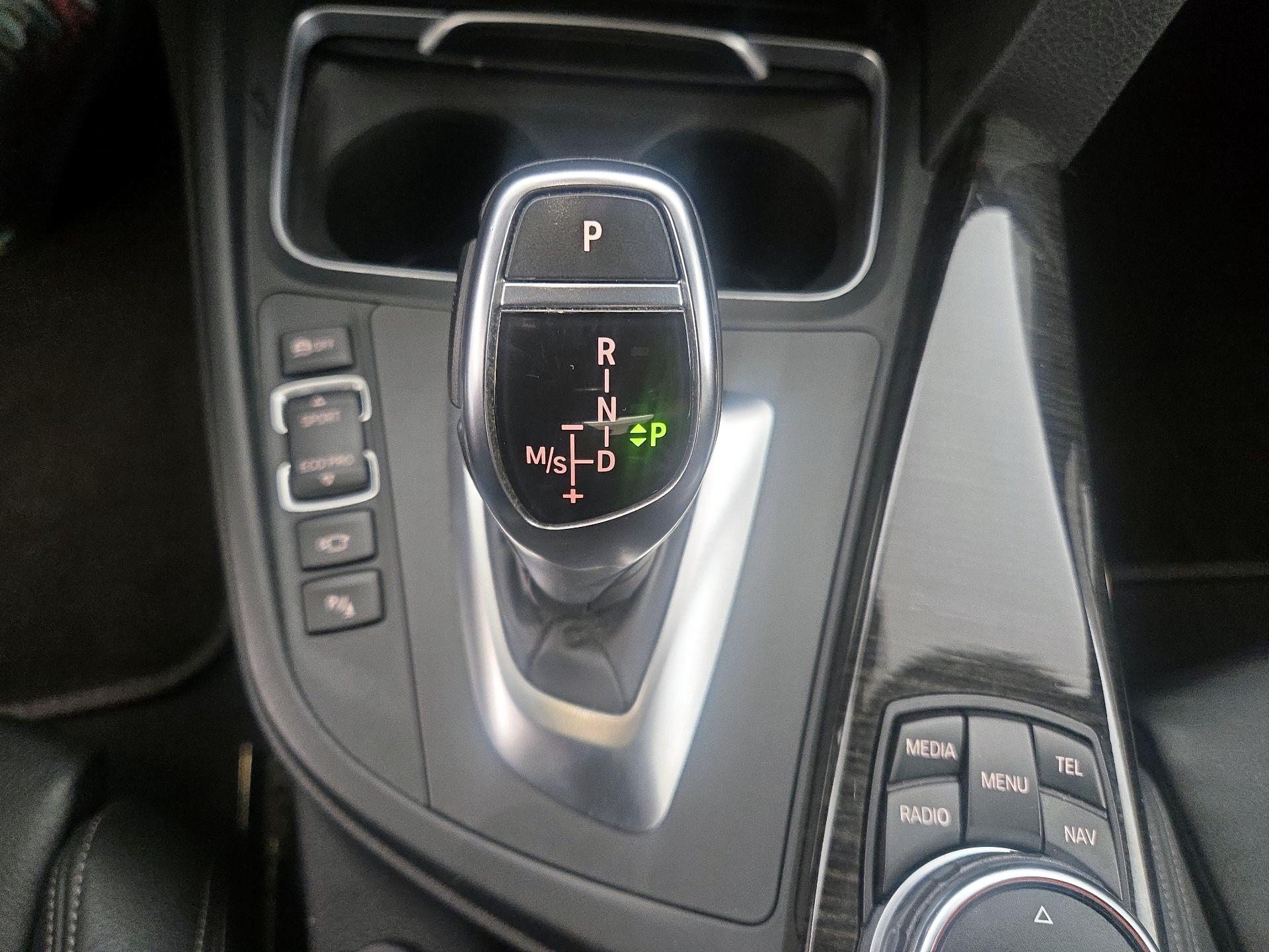 Thumbnail: 2016 BMW 3 Series - 18