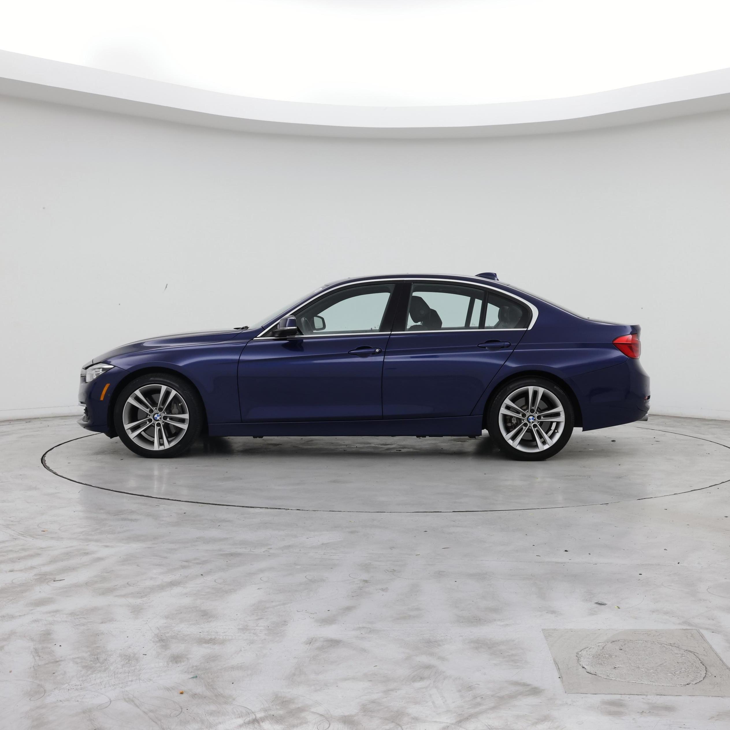 Thumbnail: 2016 BMW 3 Series - 3