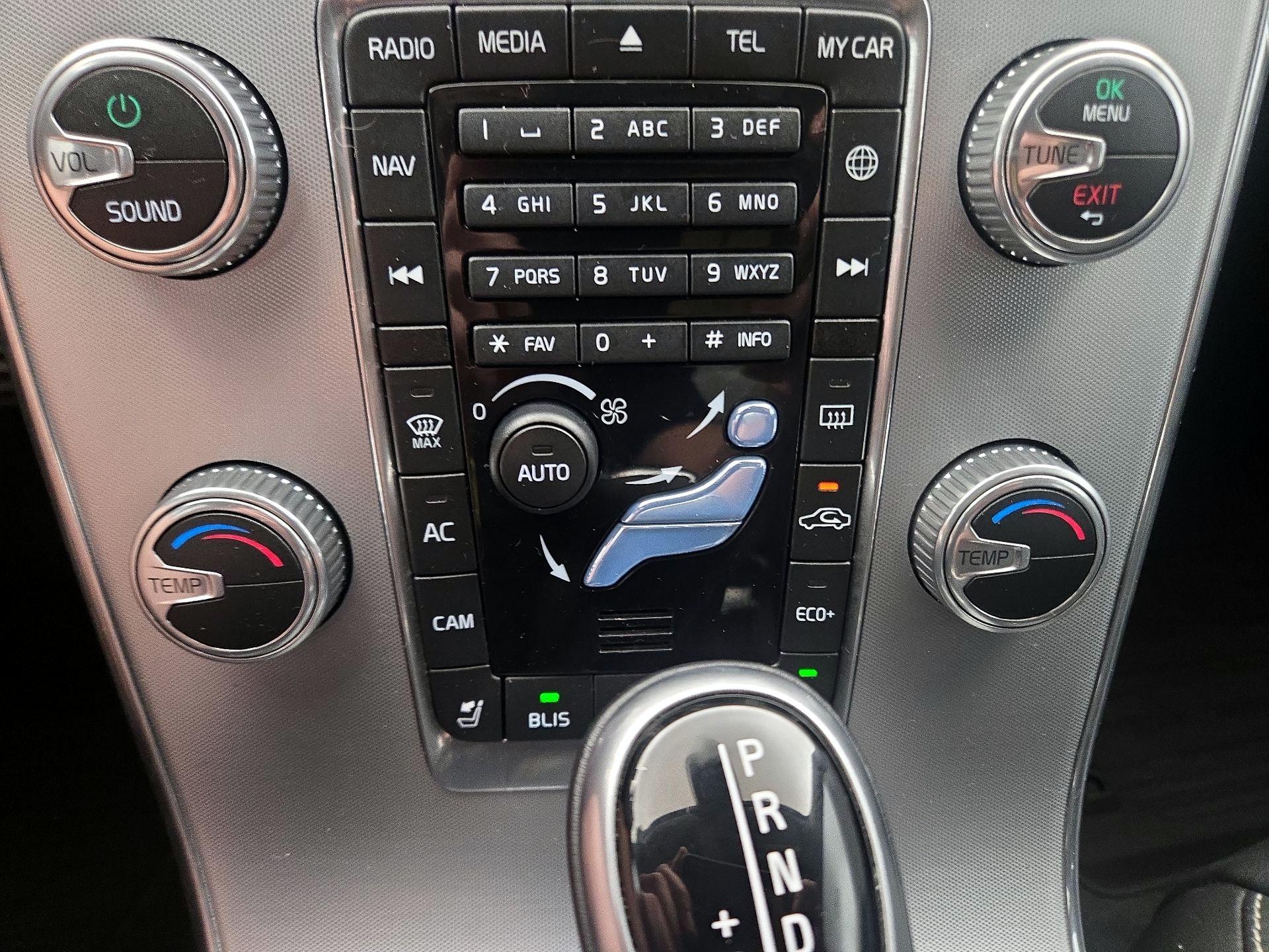 Thumbnail: 2017 Volvo S60 - 16