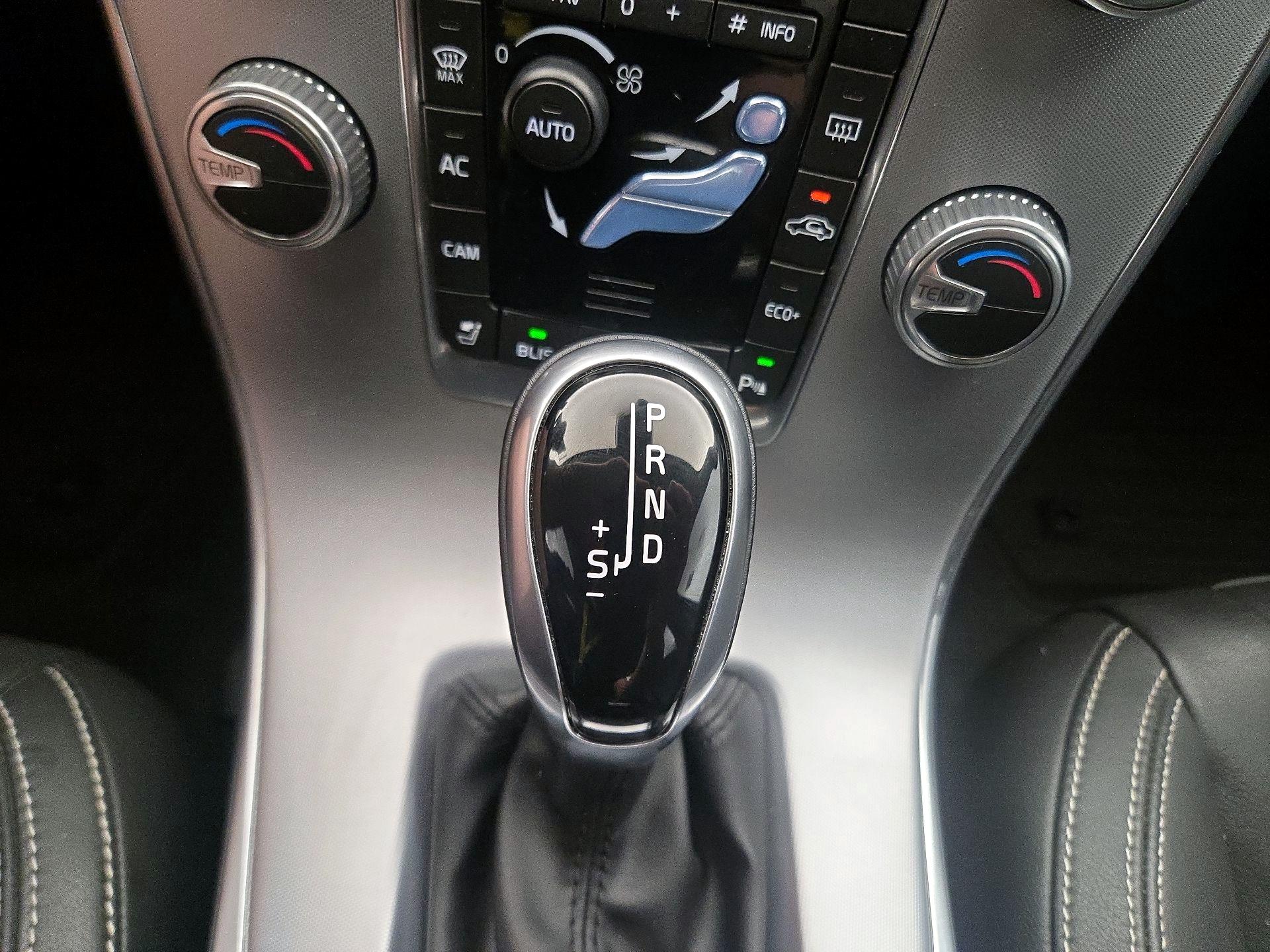 Thumbnail: 2017 Volvo S60 - 17