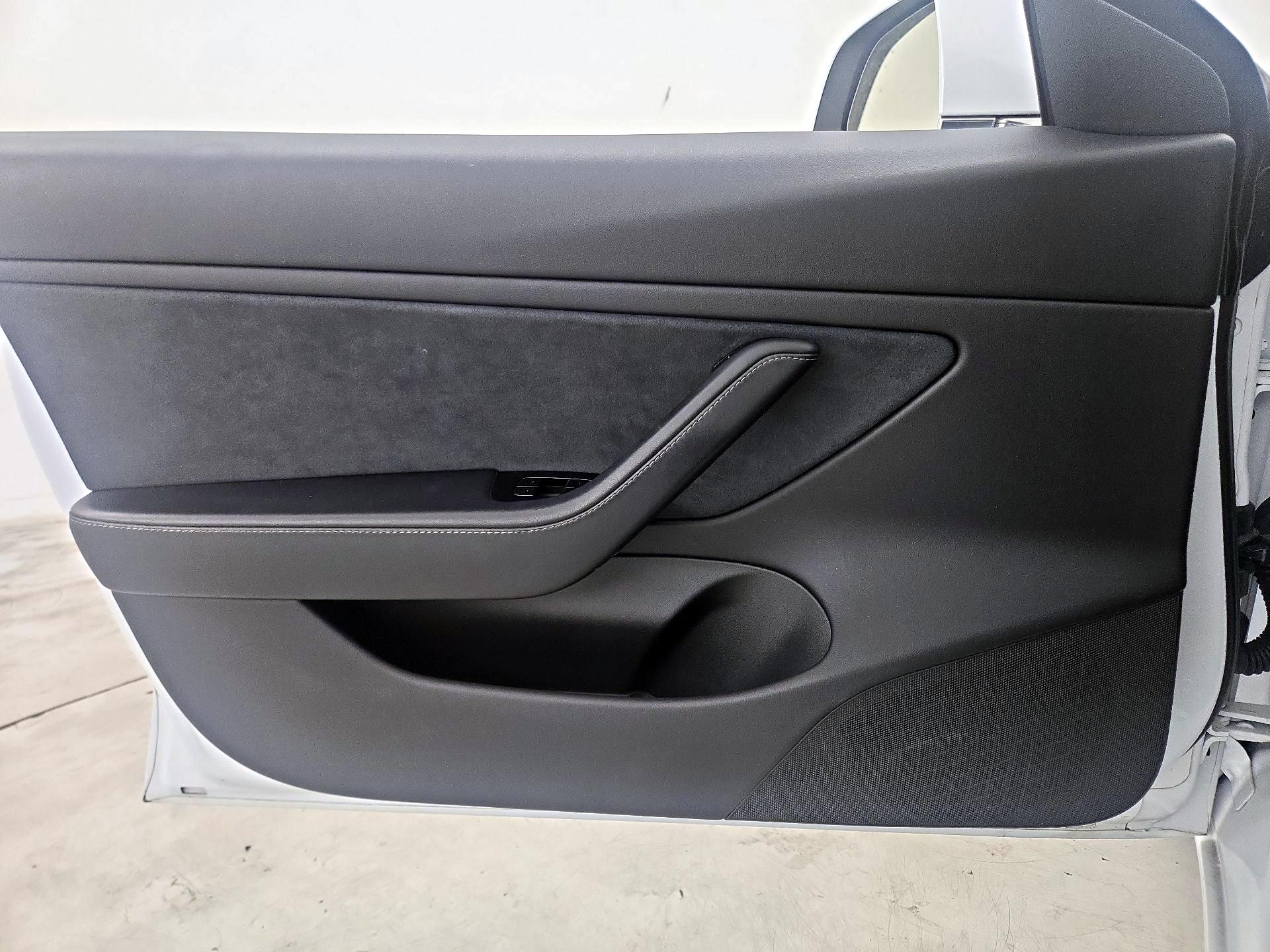 Thumbnail: 2019 Tesla Model 3 - 12