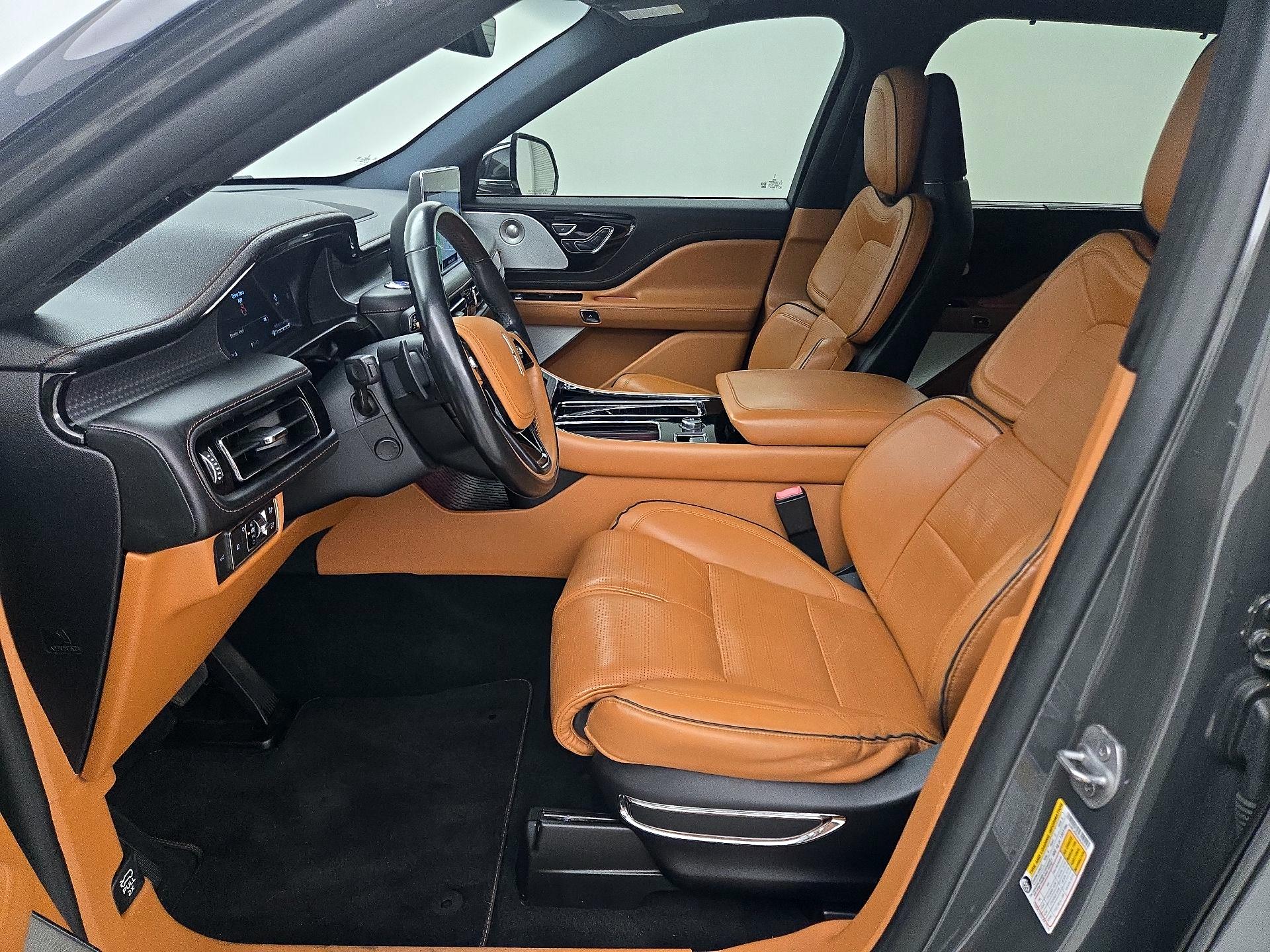 Thumbnail: 2020 Lincoln Aviator - 11