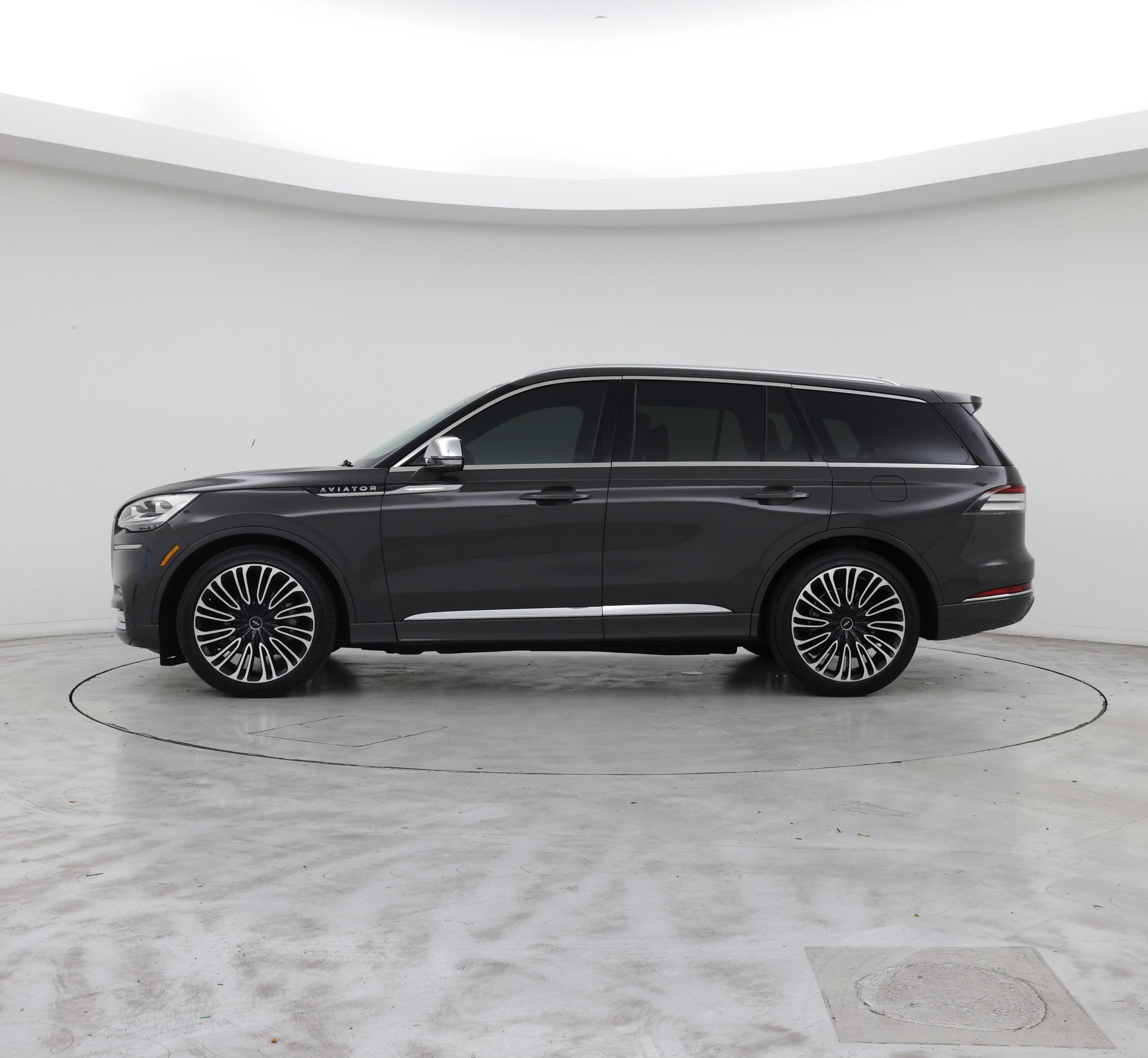 Thumbnail: 2020 Lincoln Aviator - 3