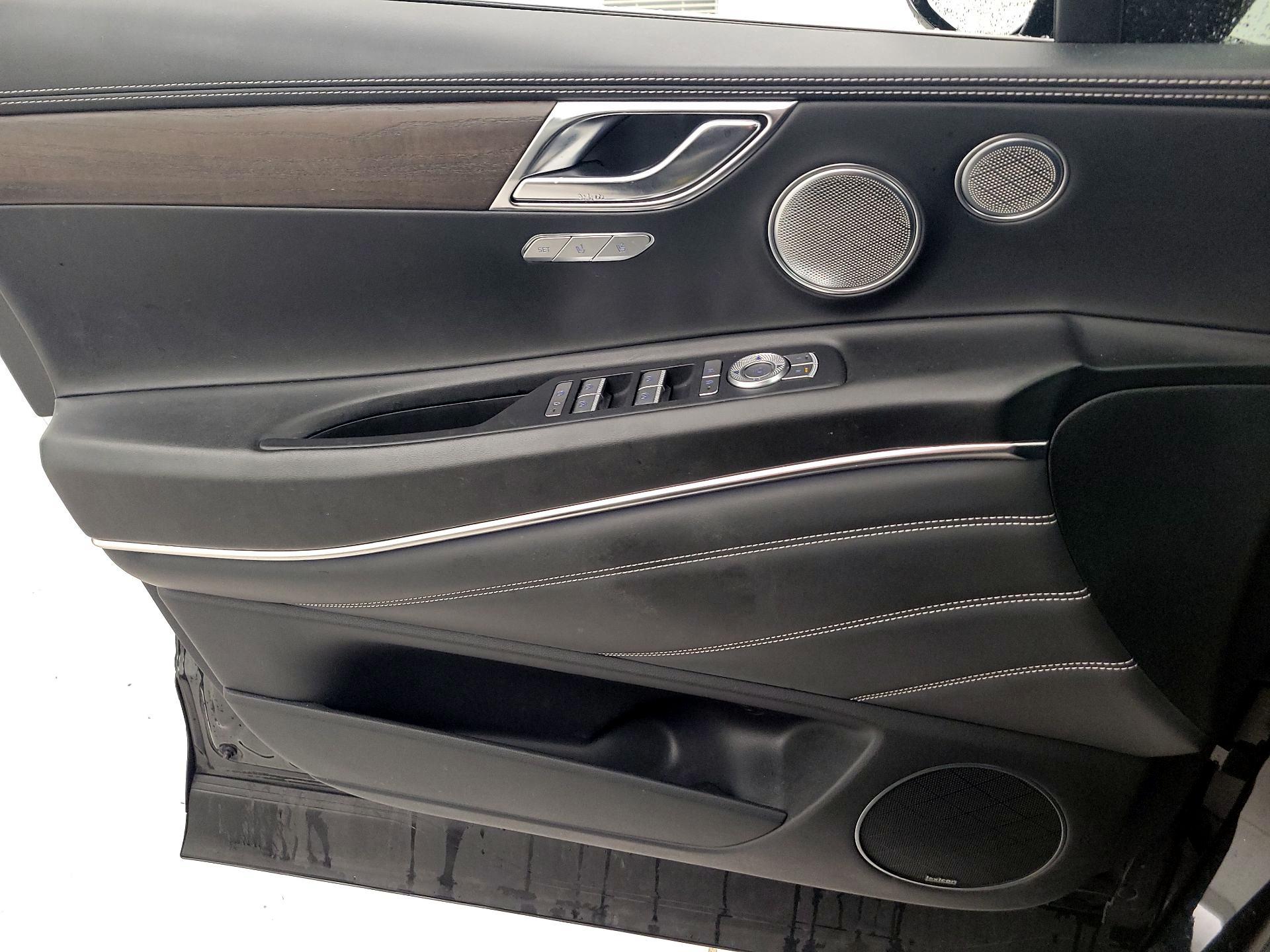 Thumbnail: 2021 Genesis GV80 - 12