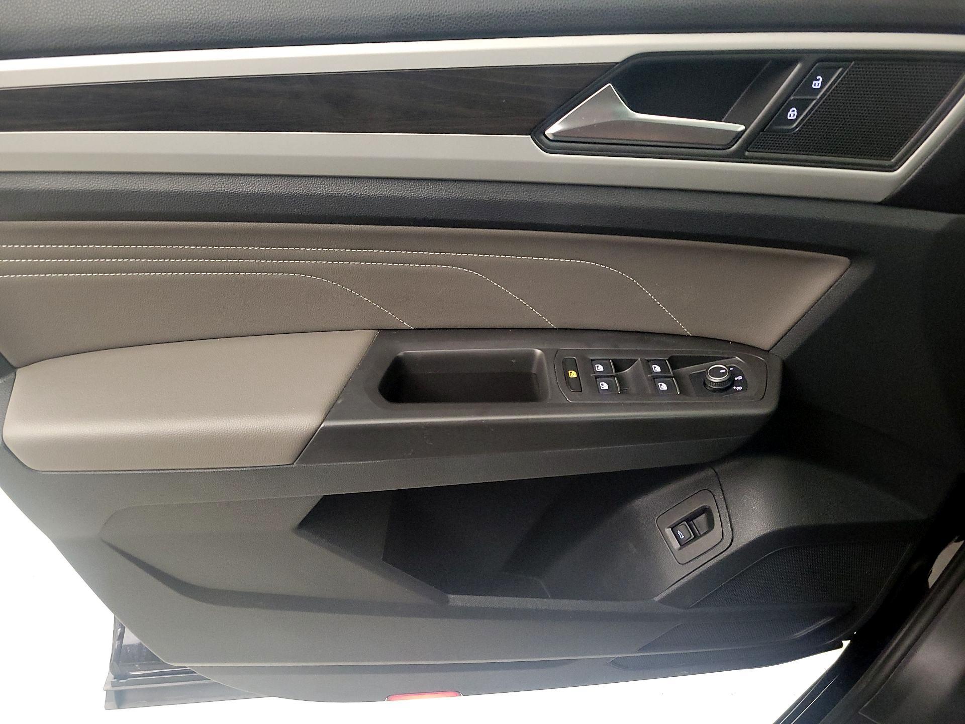 Thumbnail: 2023 Volkswagen Atlas - 12