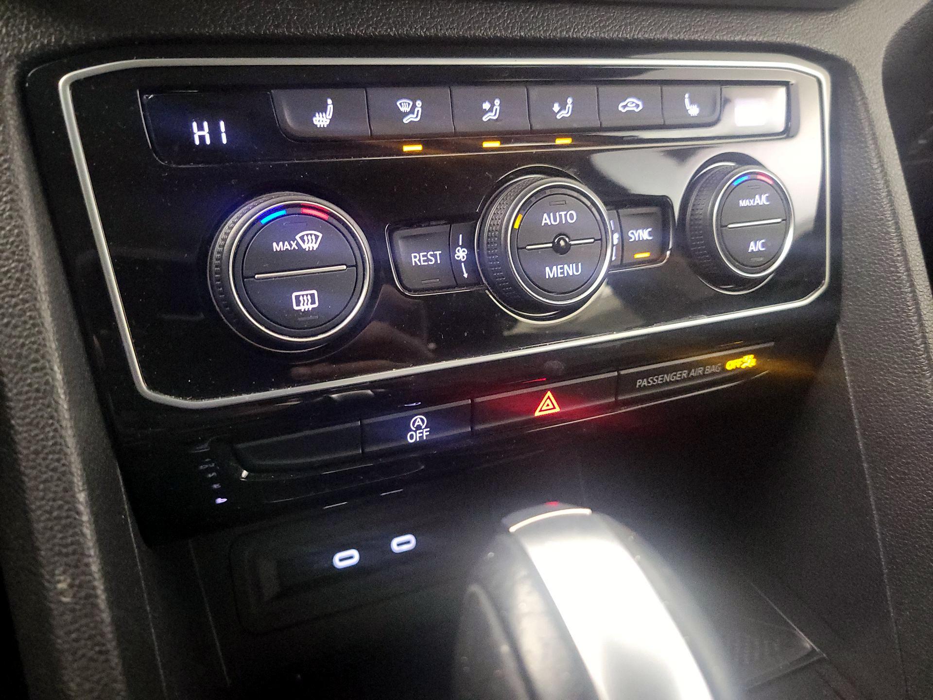 Thumbnail: 2023 Volkswagen Atlas - 16