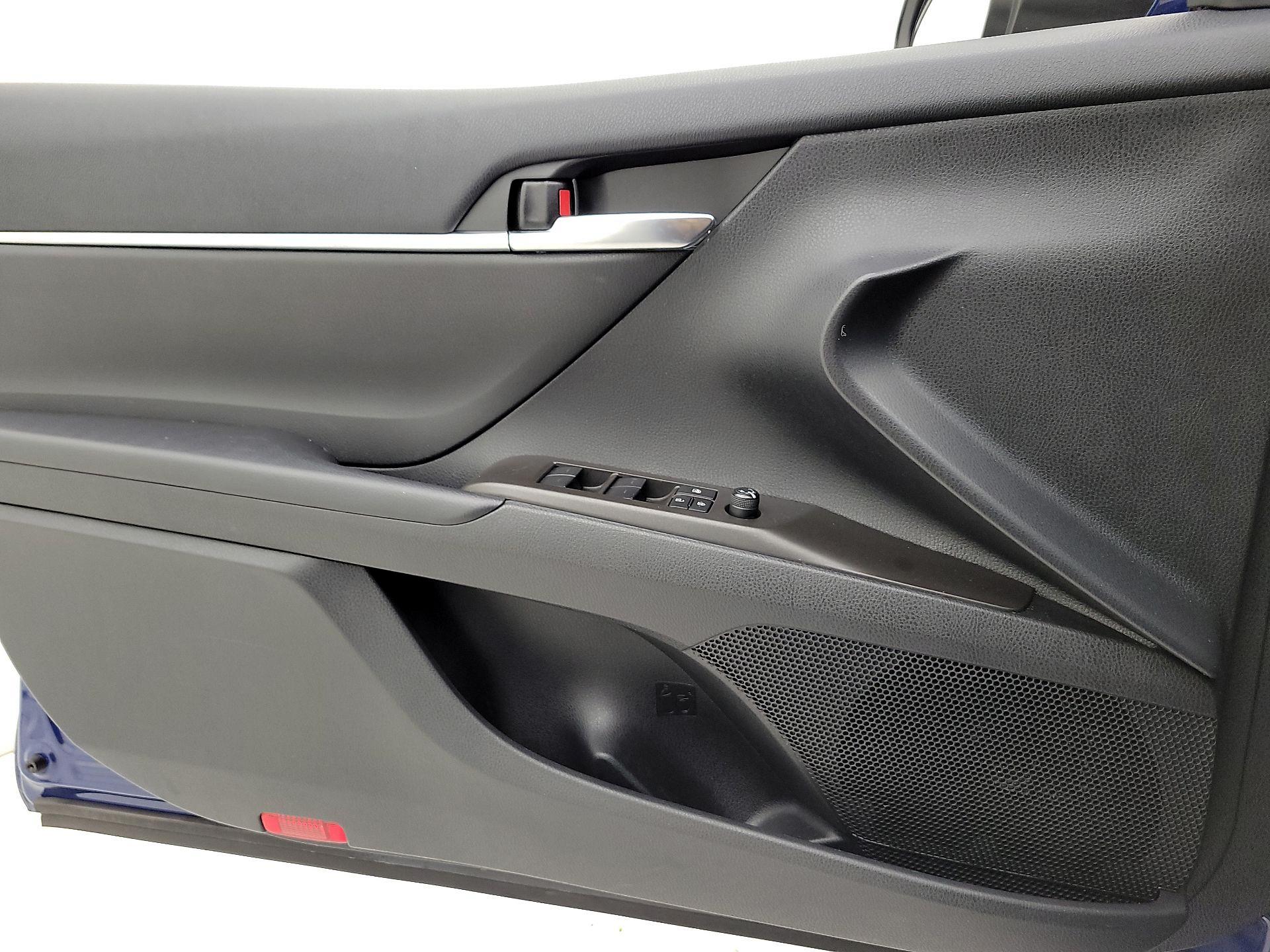 Thumbnail: 2023 Toyota Camry - 12