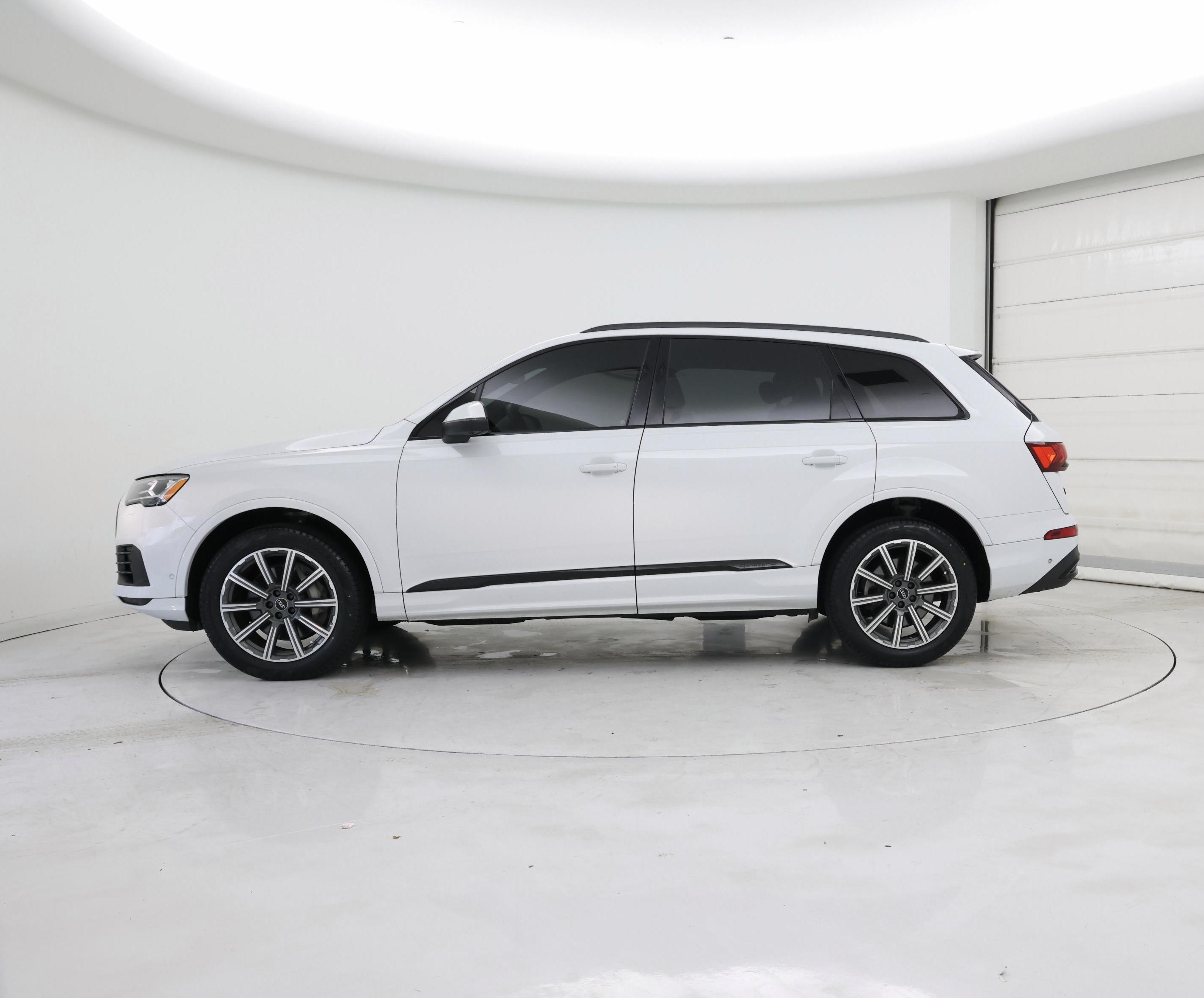 Thumbnail: 2023 Audi Q7 - 3