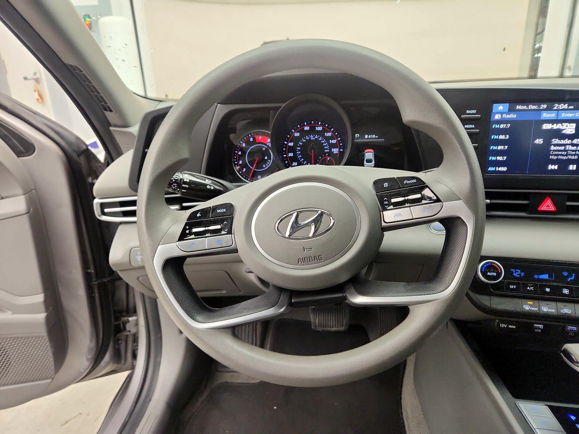 Thumbnail: 2023 Hyundai Elantra - 10