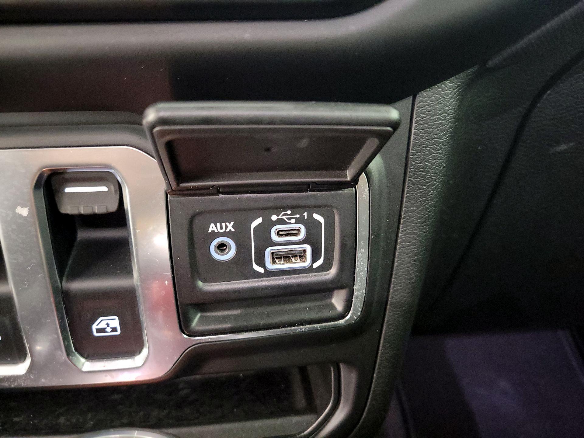 Thumbnail: 2020 Jeep Wrangler - 18