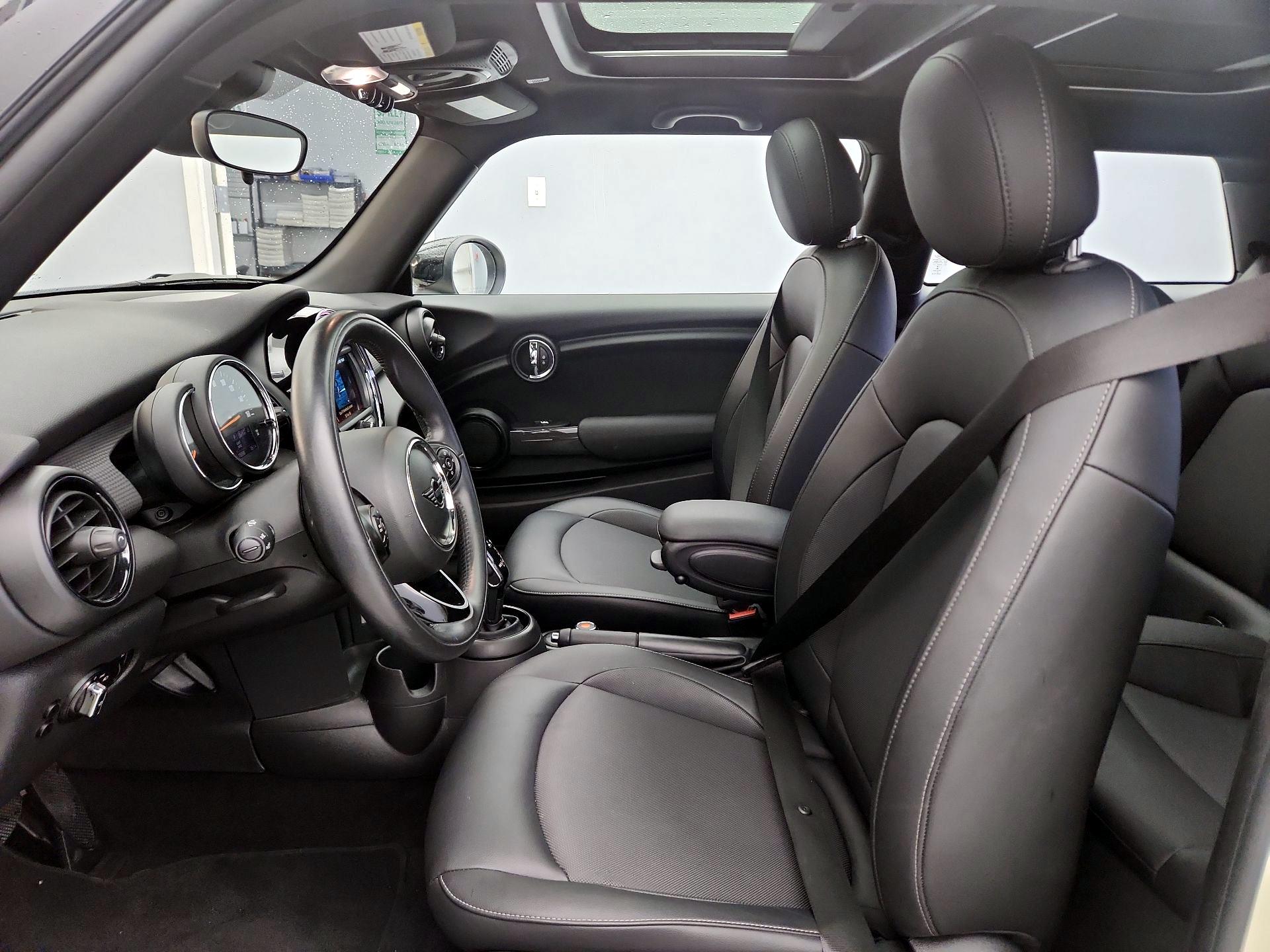 Thumbnail: 2021 MINI Cooper Hardtop - 11