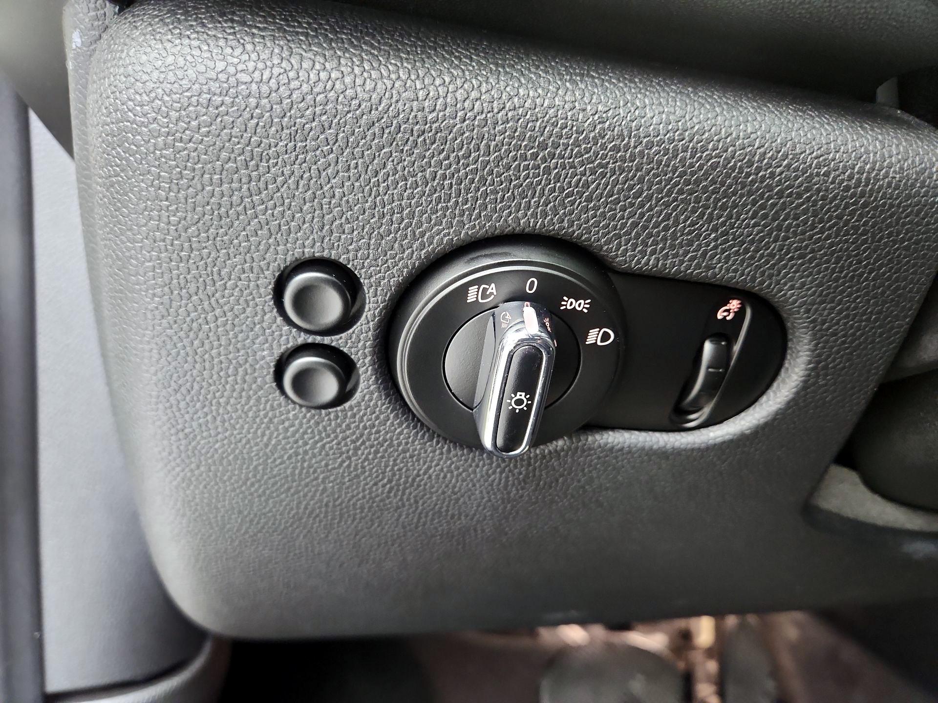 Thumbnail: 2021 MINI Cooper Hardtop - 13