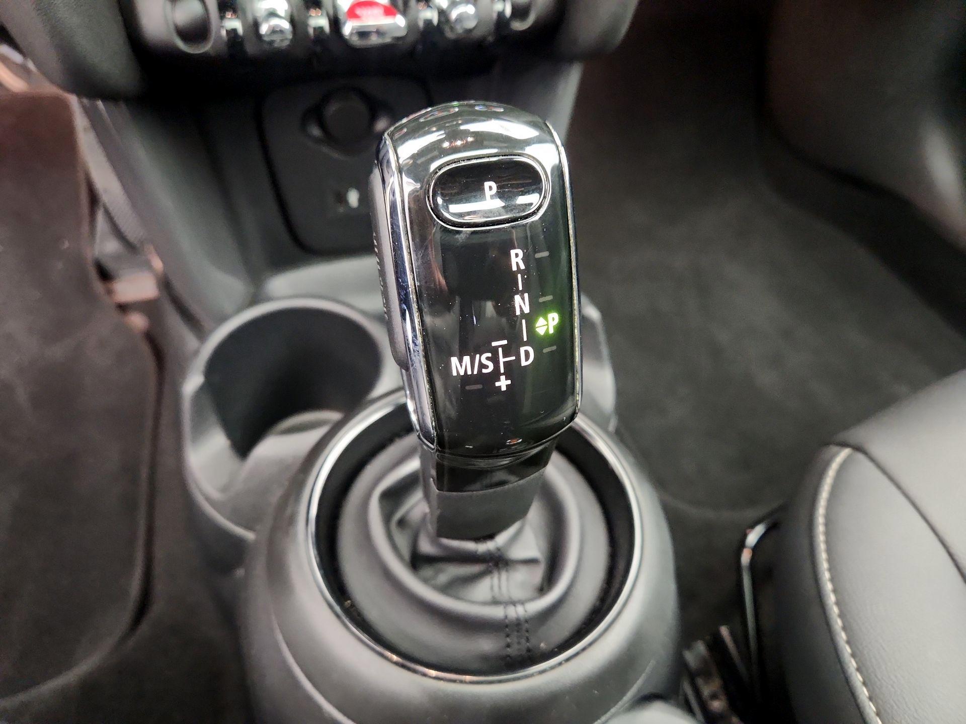 Thumbnail: 2021 MINI Cooper Hardtop - 17