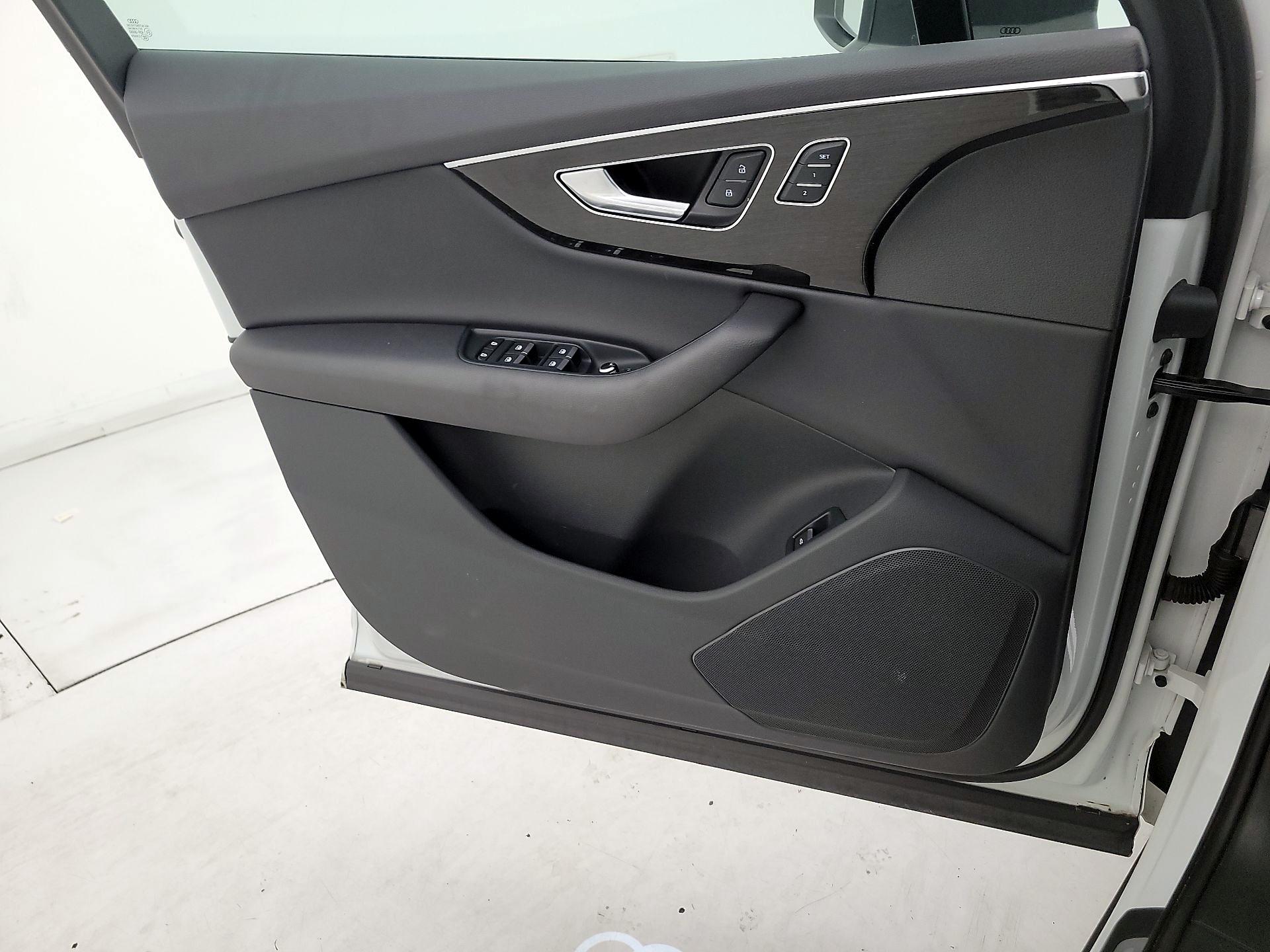 Thumbnail: 2021 Audi Q7 - 12