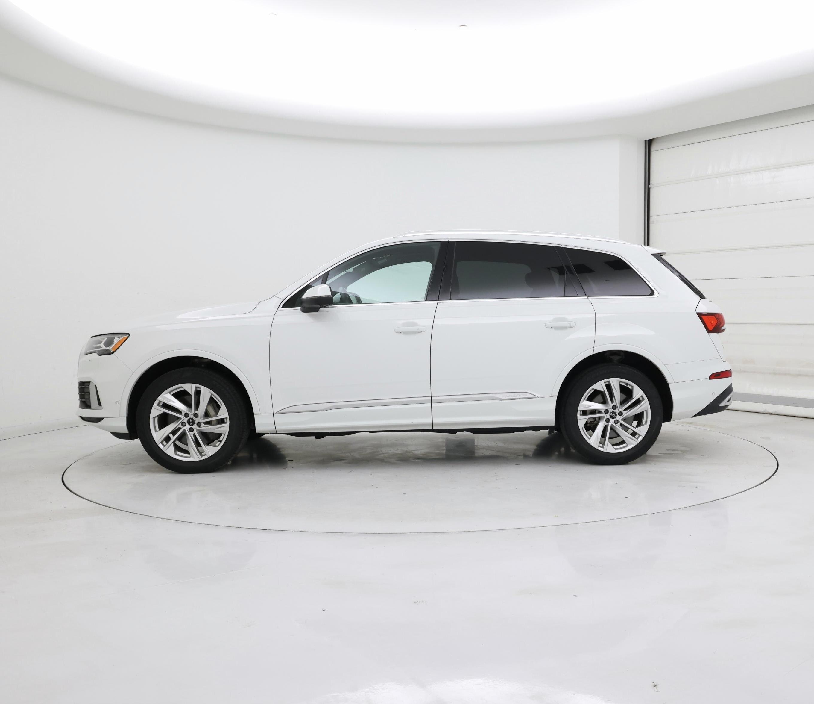 Thumbnail: 2021 Audi Q7 - 3