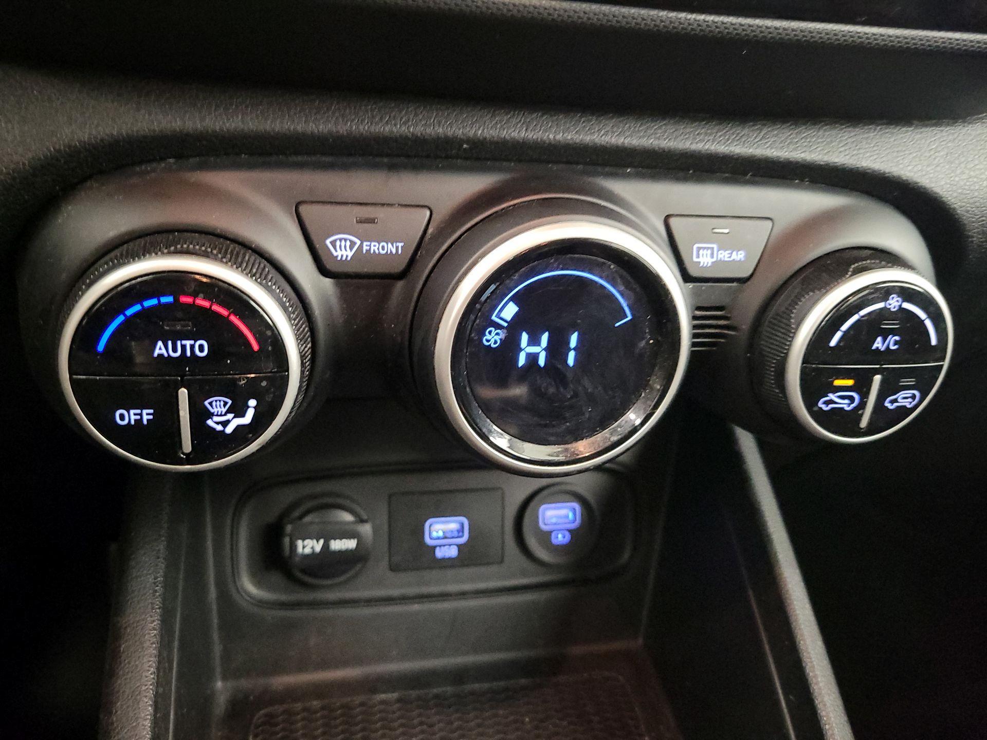 Thumbnail: 2021 Hyundai Venue - 16