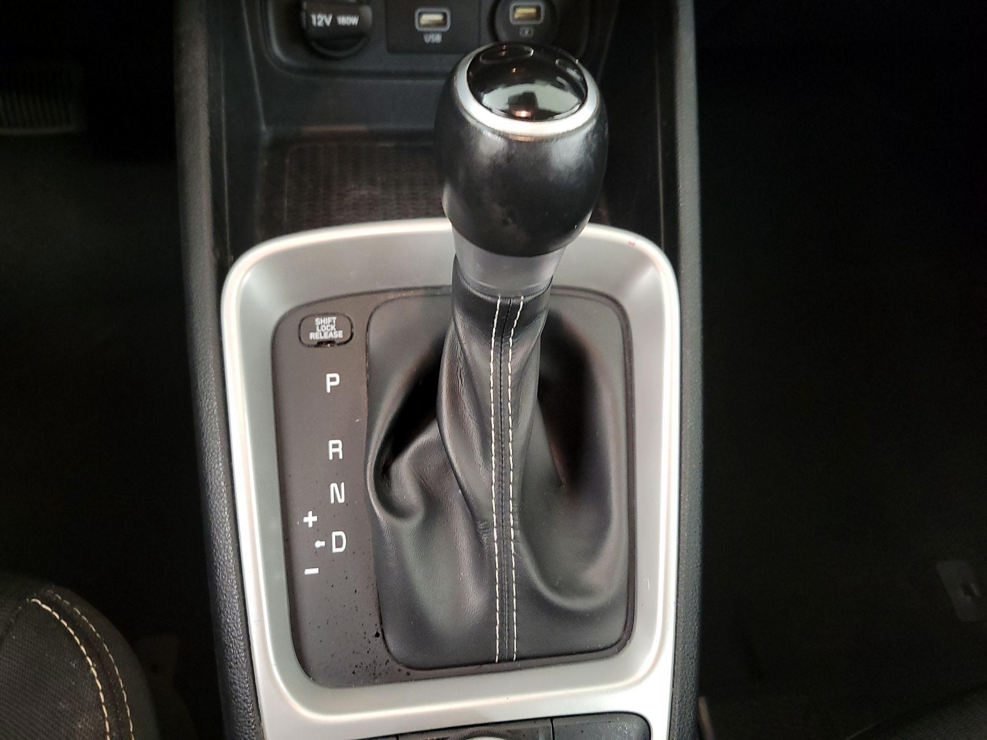 Thumbnail: 2021 Hyundai Venue - 17