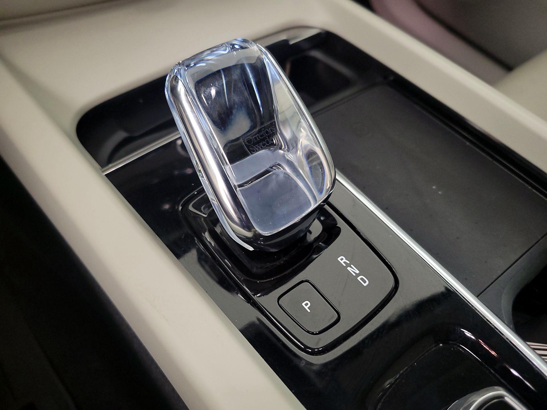 Thumbnail: 2022 Volvo XC60 - 18