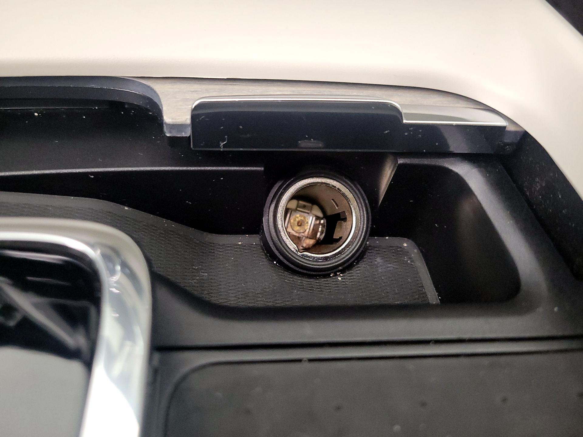 Thumbnail: 2022 Volvo XC60 - 19