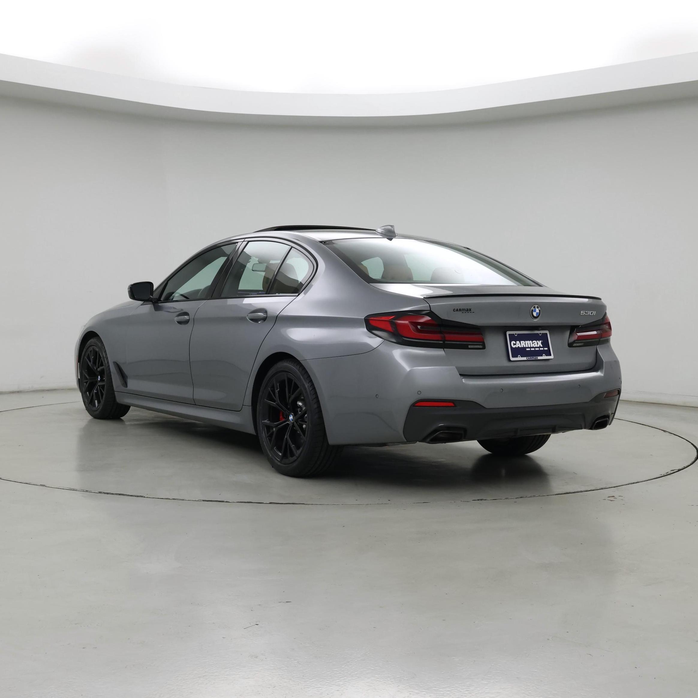 Thumbnail: 2023 BMW 5 Series - 2