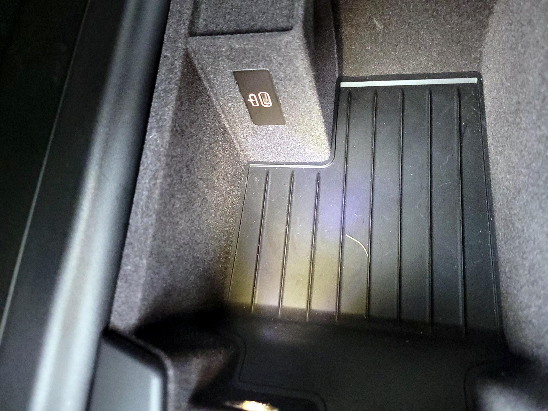 Thumbnail: 2023 BMW 5 Series - 19