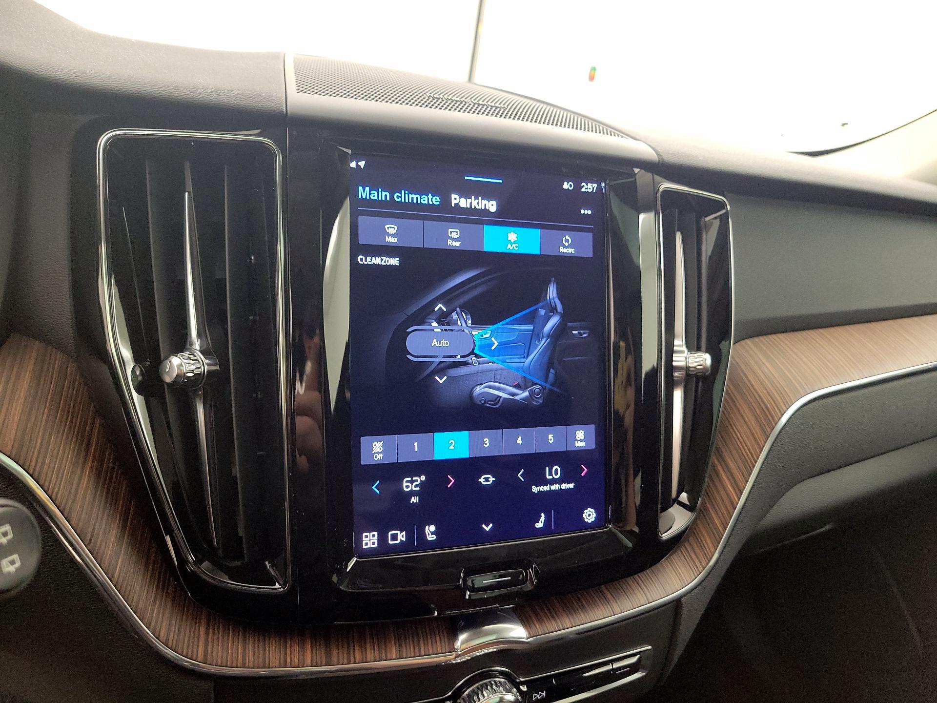 Thumbnail: 2023 Volvo XC60 - 17