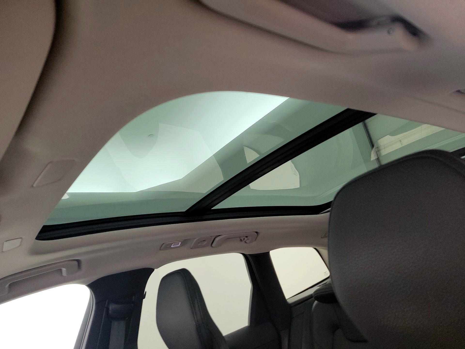 Thumbnail: 2023 Volvo XC60 - 20