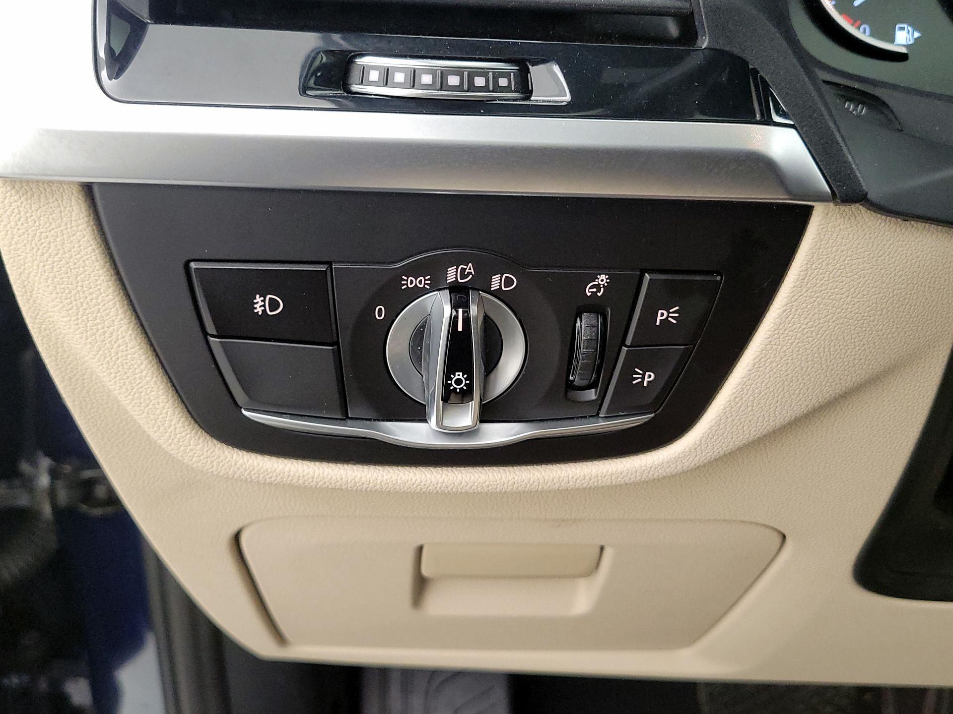 Thumbnail: 2021 BMW X3 - 13