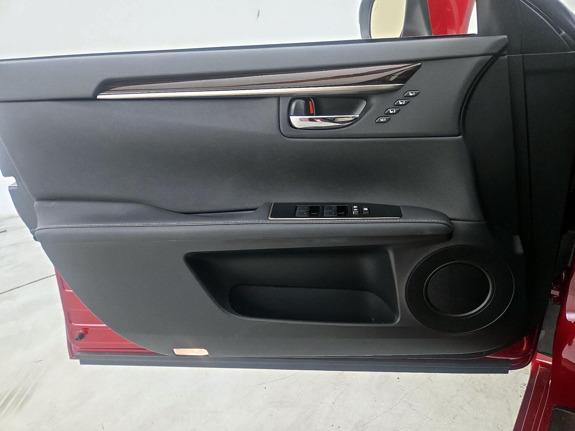 Thumbnail: 2017 Lexus ES - 12