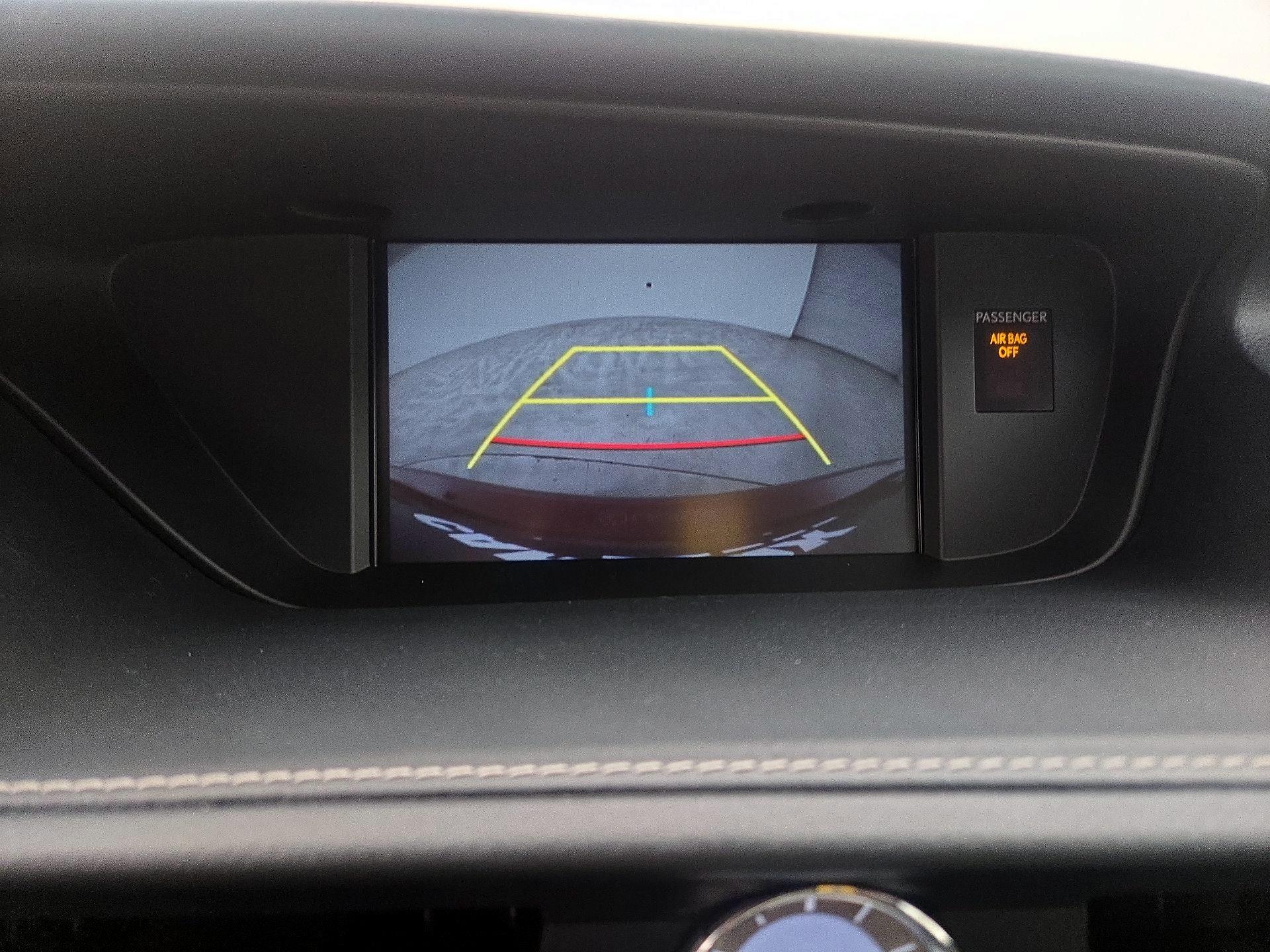 Thumbnail: 2017 Lexus ES - 15