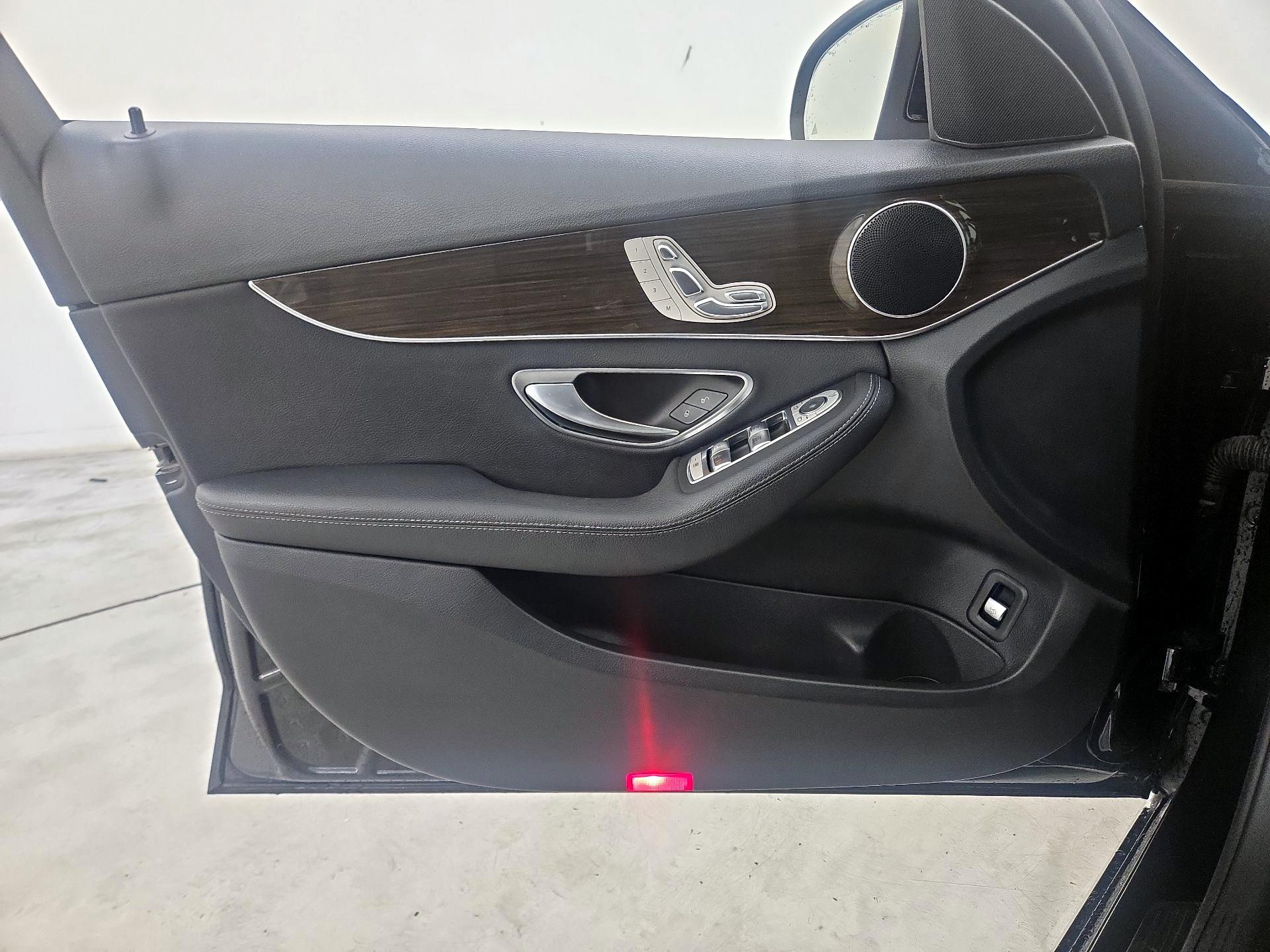 Thumbnail: 2020 Mercedes-Benz C-Class - 12