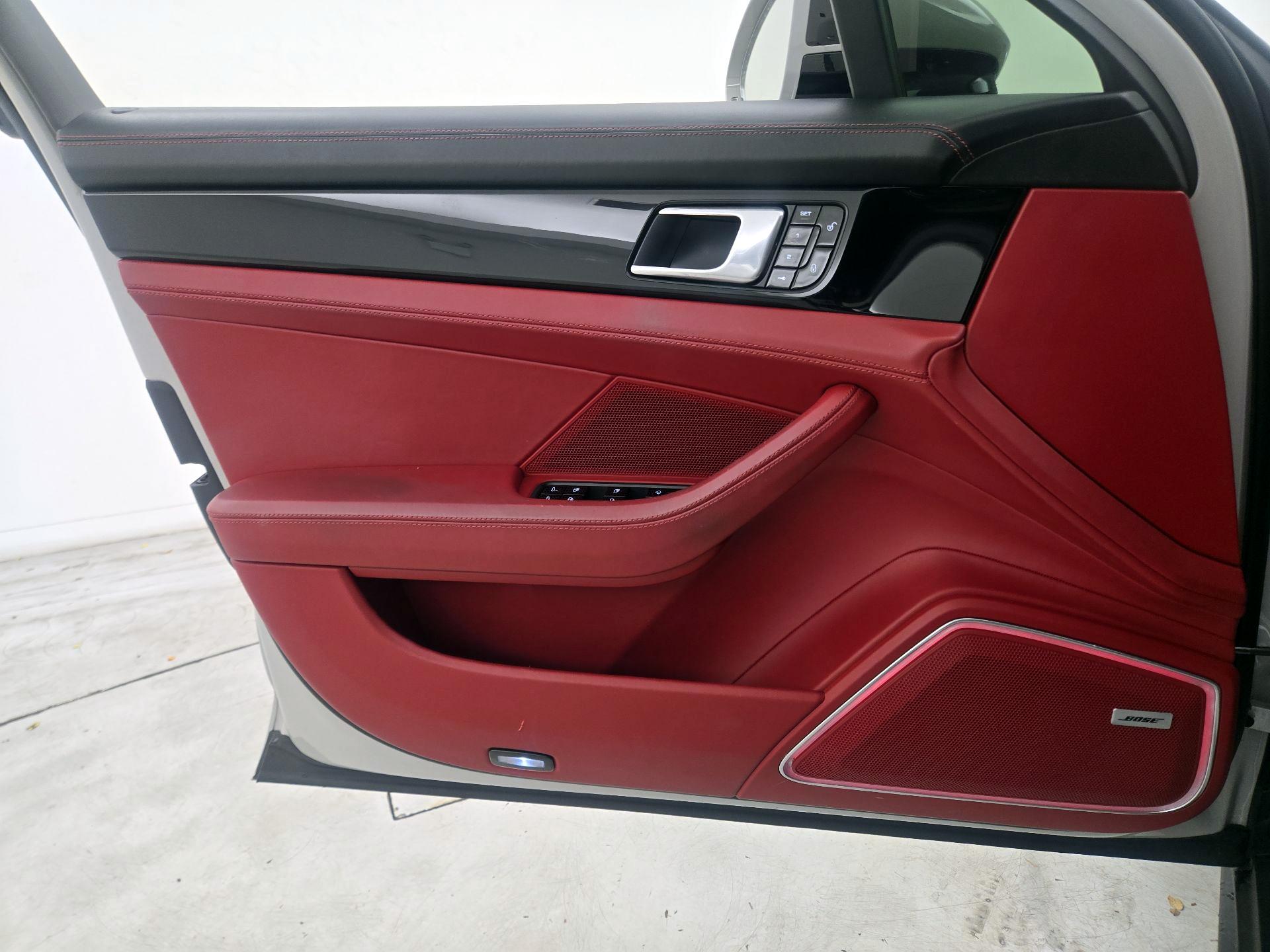 Thumbnail: 2018 Porsche Panamera - 12