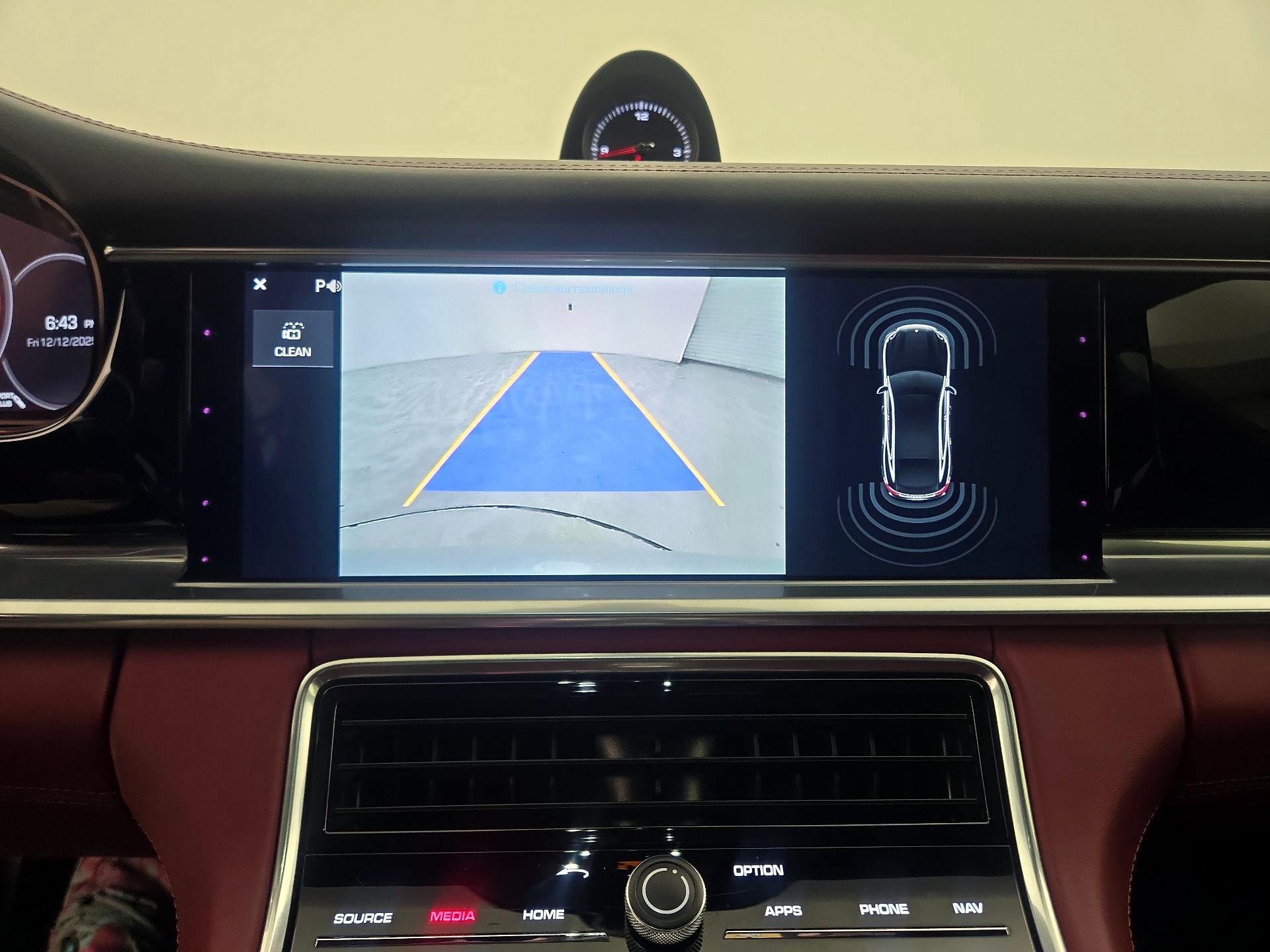 Thumbnail: 2018 Porsche Panamera - 15