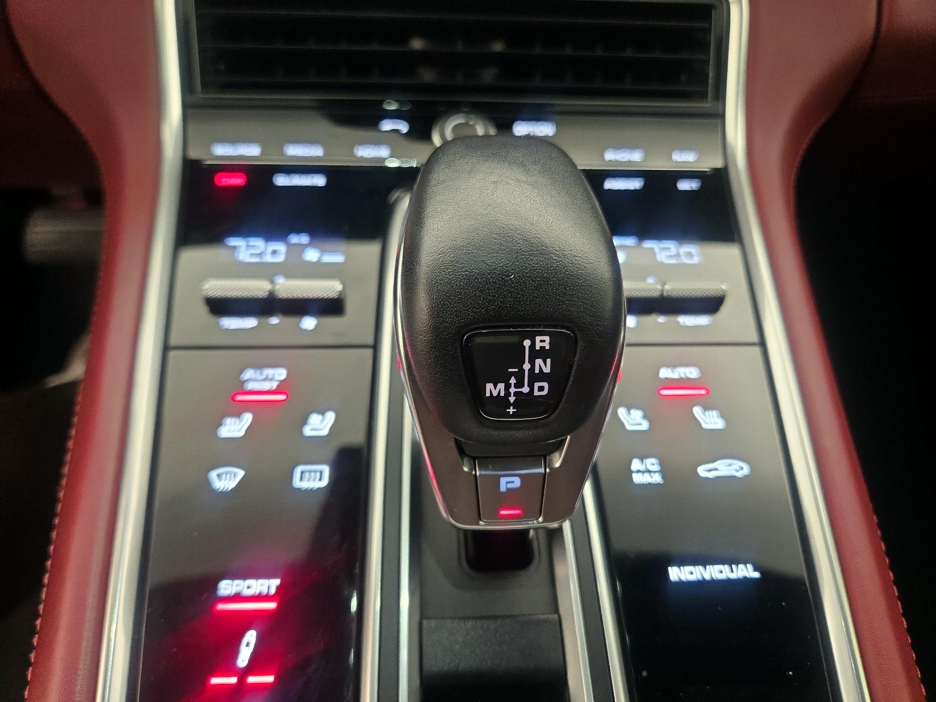 Thumbnail: 2018 Porsche Panamera - 18