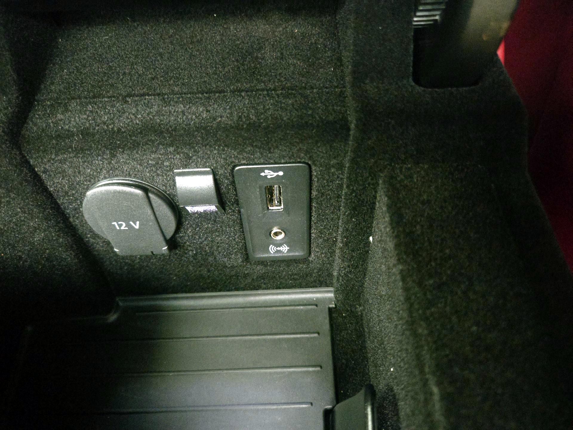 Thumbnail: 2018 Porsche Panamera - 19