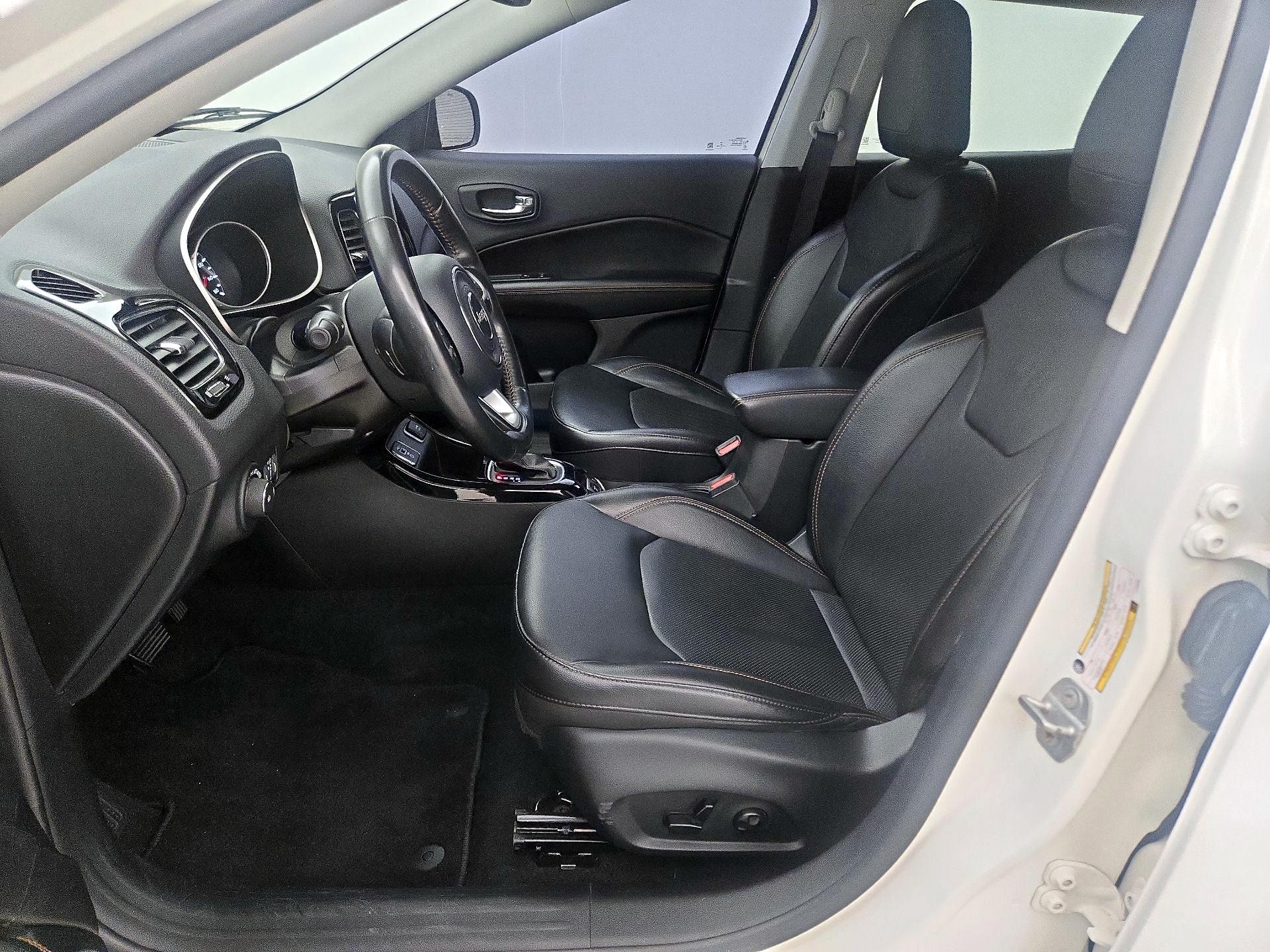 Thumbnail: 2020 Jeep Compass - 11