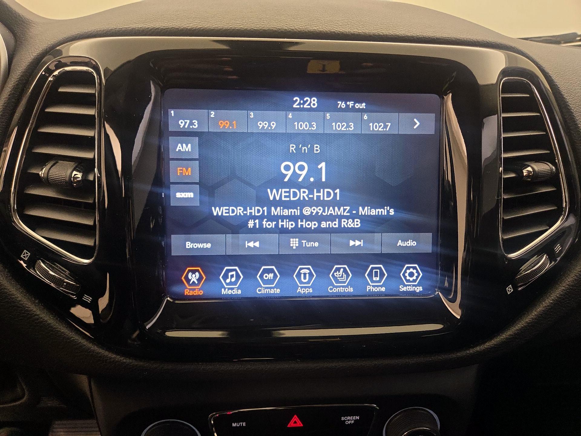 Thumbnail: 2020 Jeep Compass - 15