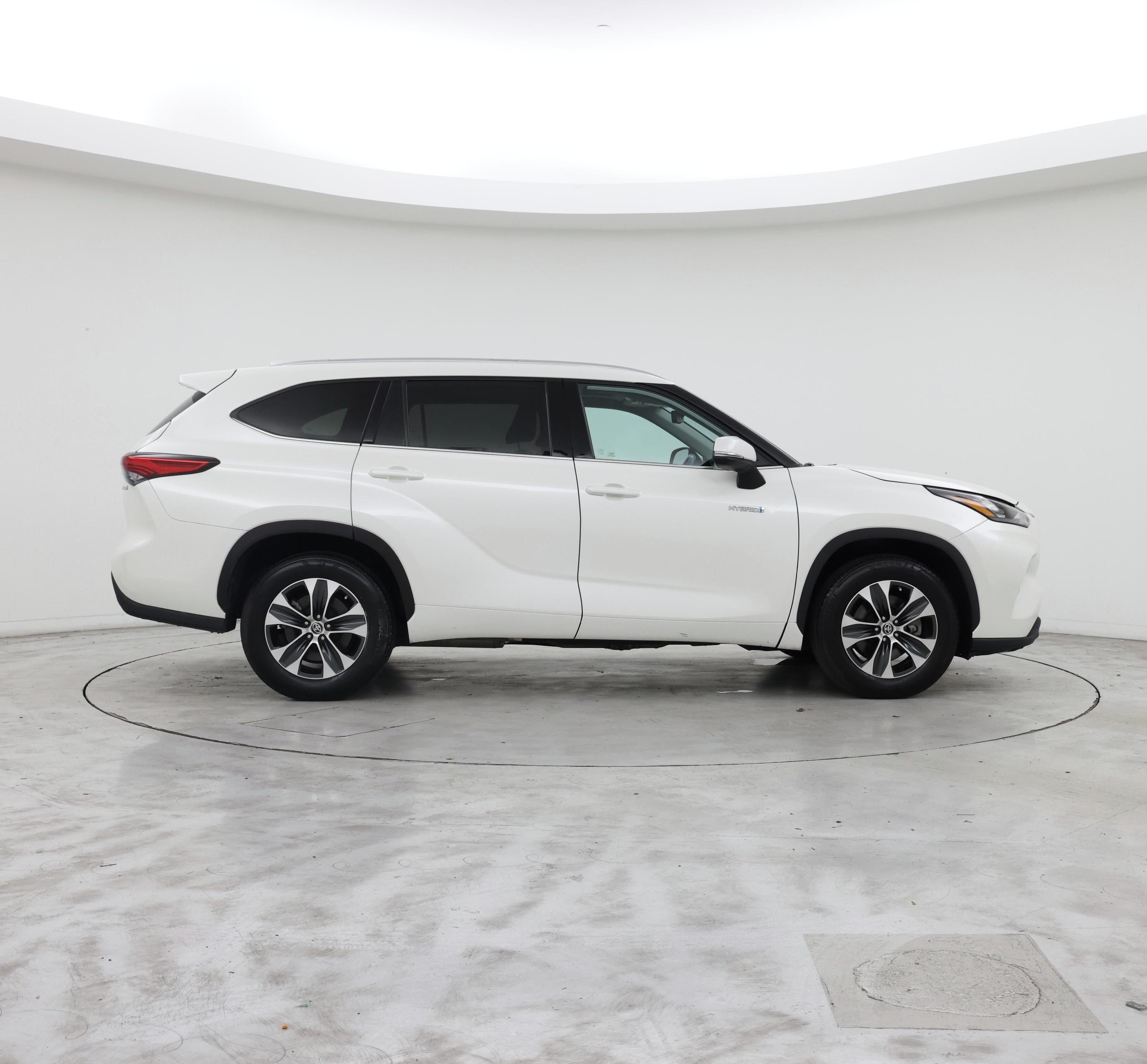 Thumbnail: 2020 Toyota Highlander - 7
