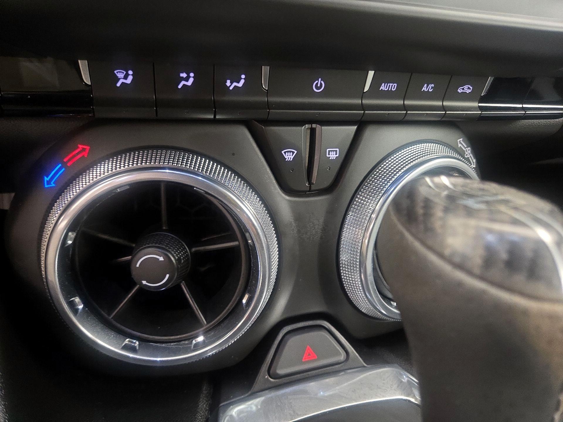 Thumbnail: 2020 Chevrolet Camaro - 15