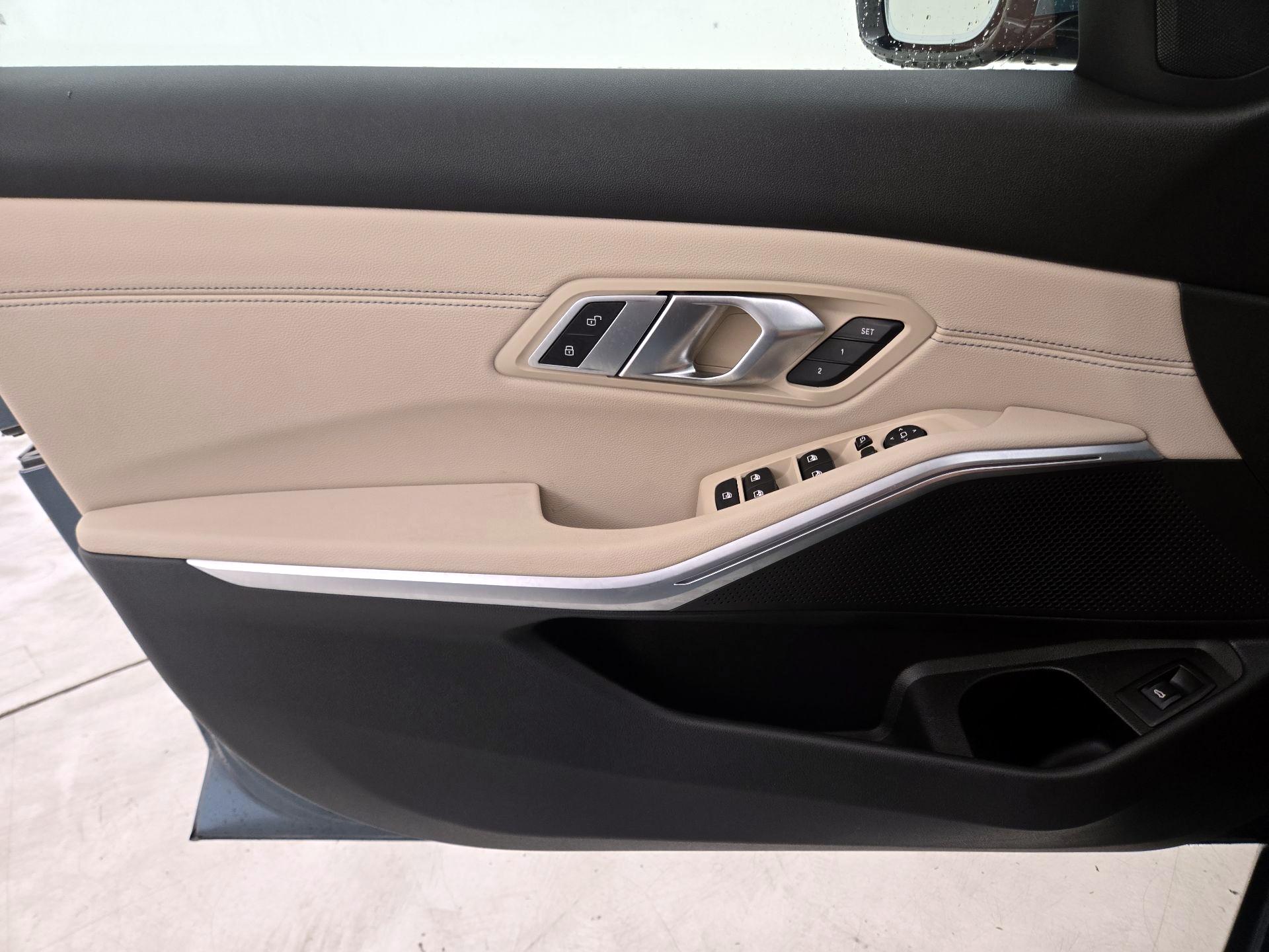 Thumbnail: 2021 BMW 3 Series - 12