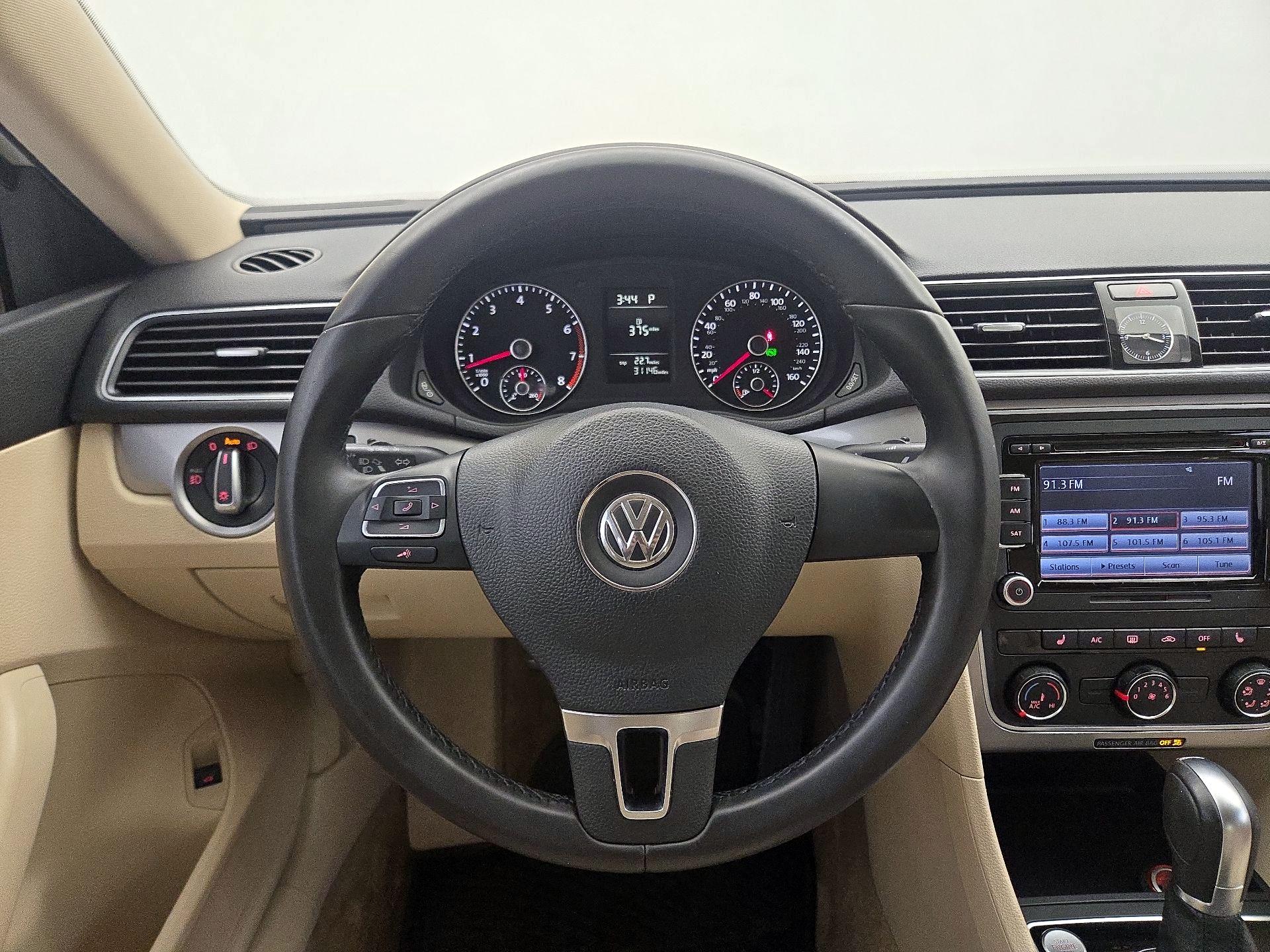Thumbnail: 2015 Volkswagen Passat - 10