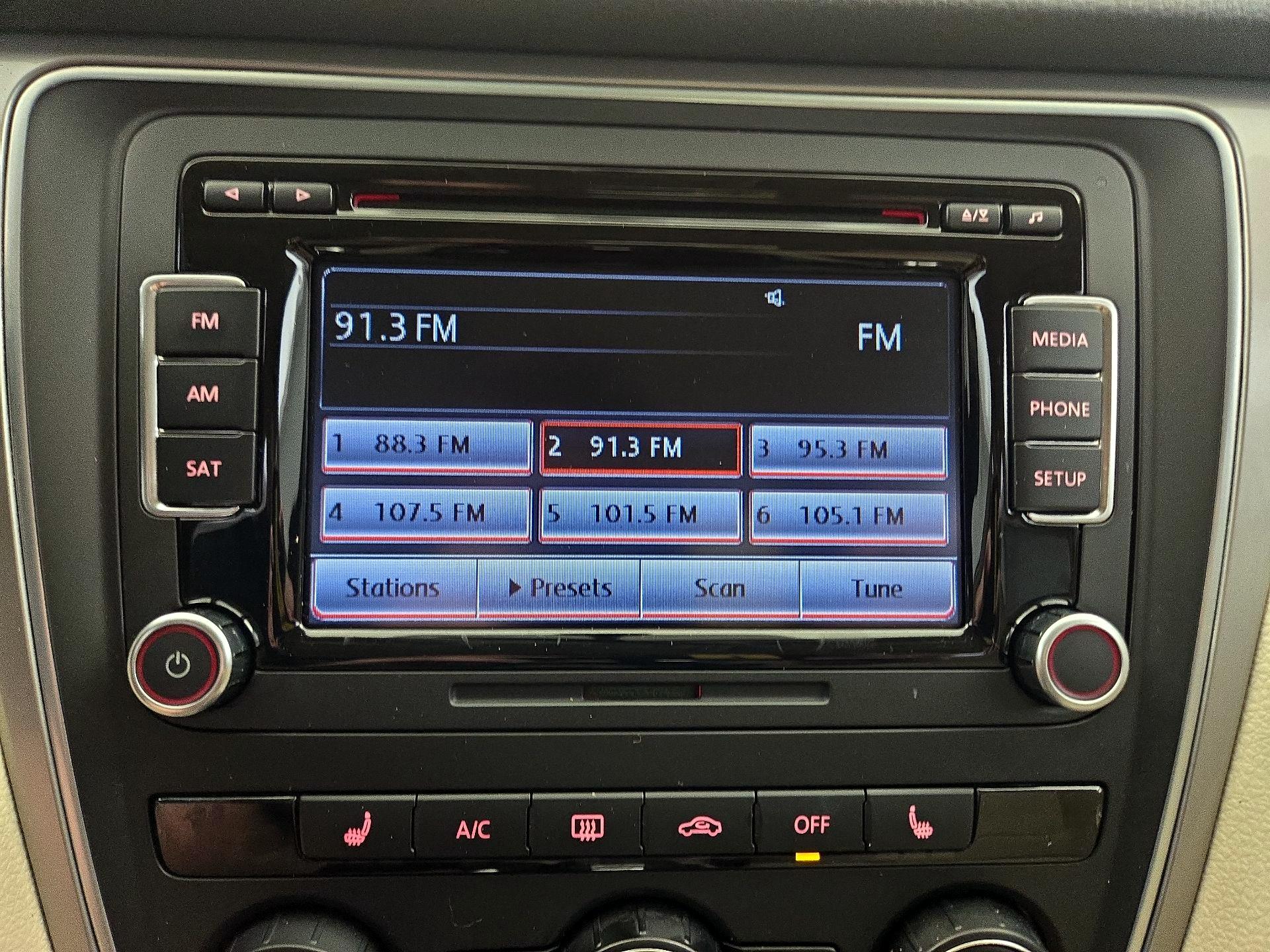 Thumbnail: 2015 Volkswagen Passat - 15