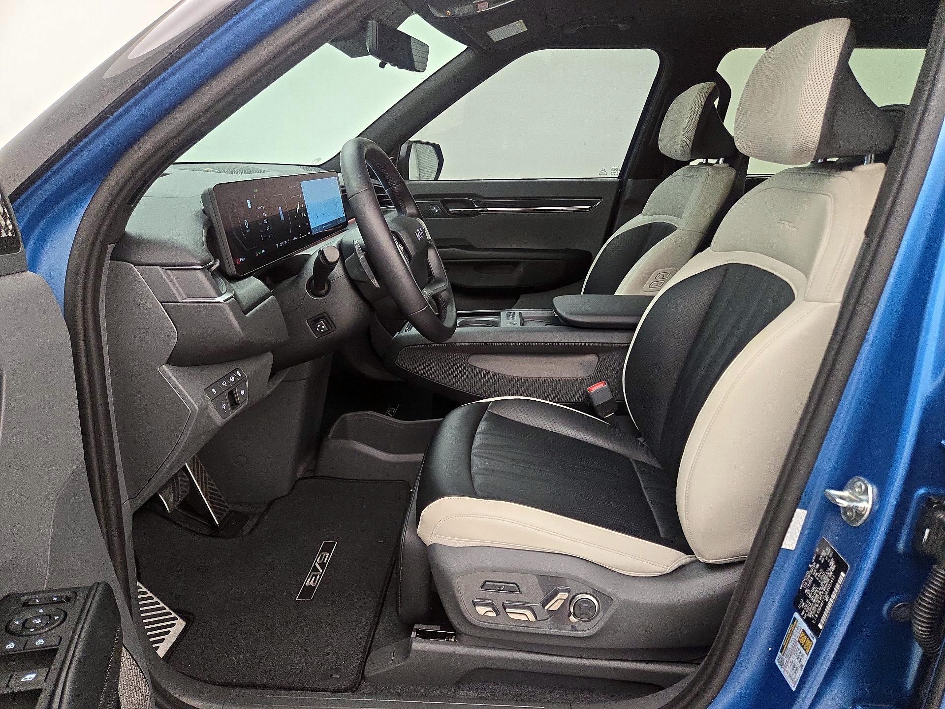 Thumbnail: 2024 Kia EV9 - 11