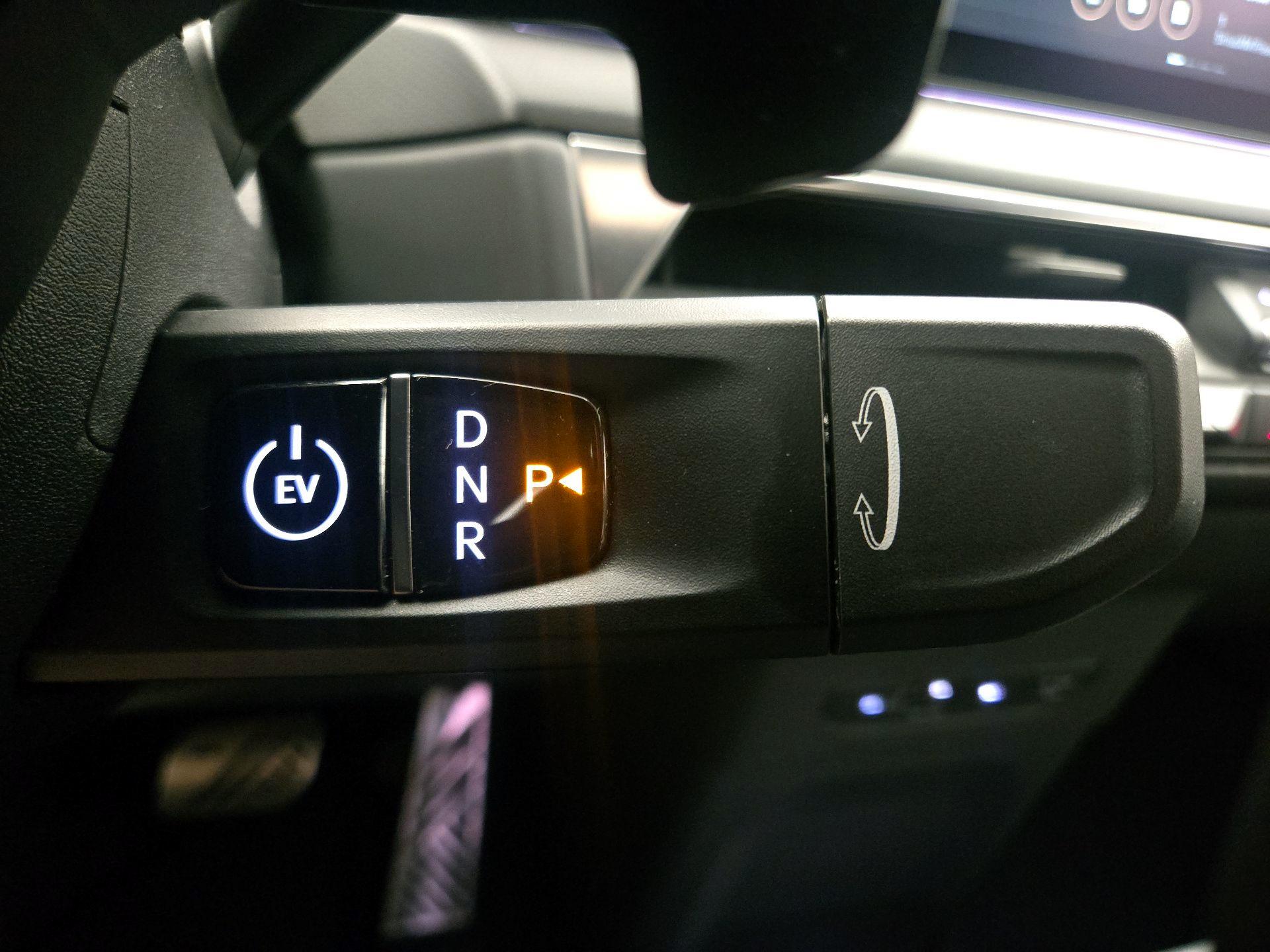 Thumbnail: 2024 Kia EV9 - 18